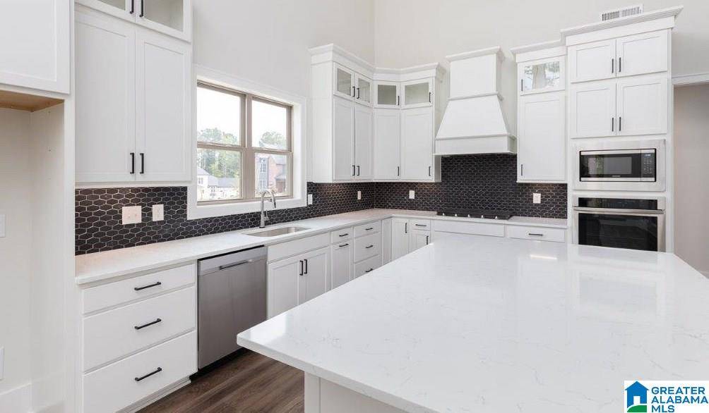 Hoover, AL 35244,6062 OLIVEWOOD DRIVE