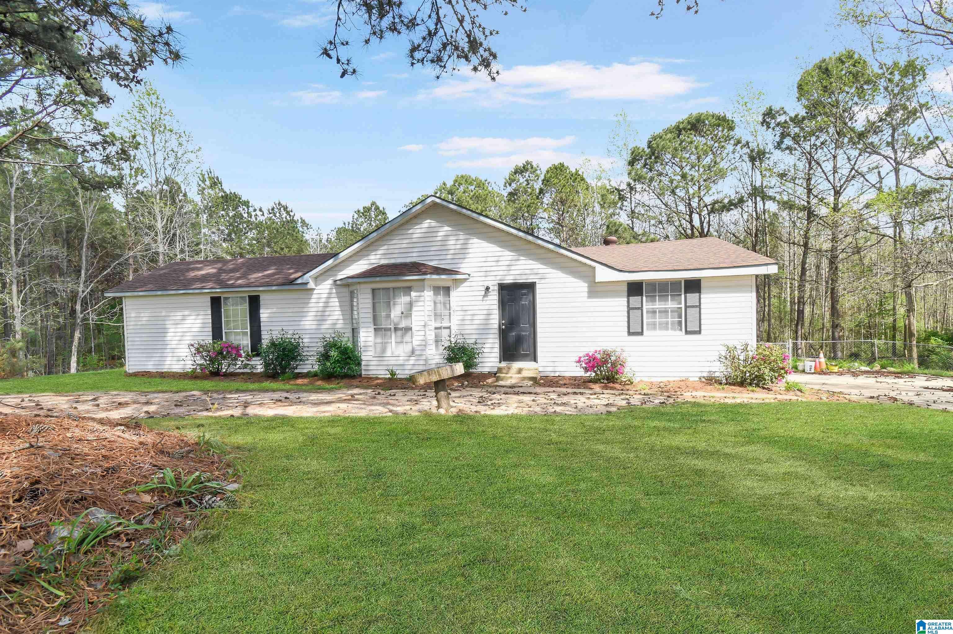 Clanton, AL 35045,976 PINENEEDLE LANE