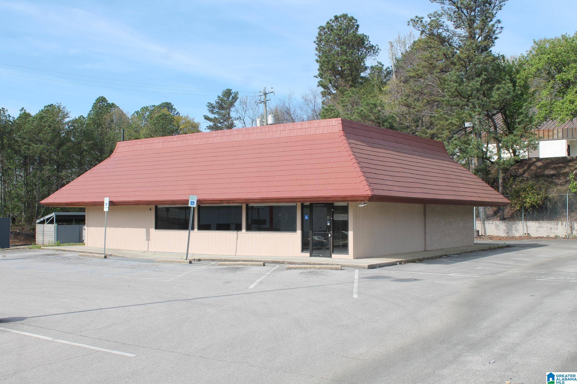 Birmingham, AL 35215,2424 CENTER POINT PARKWAY