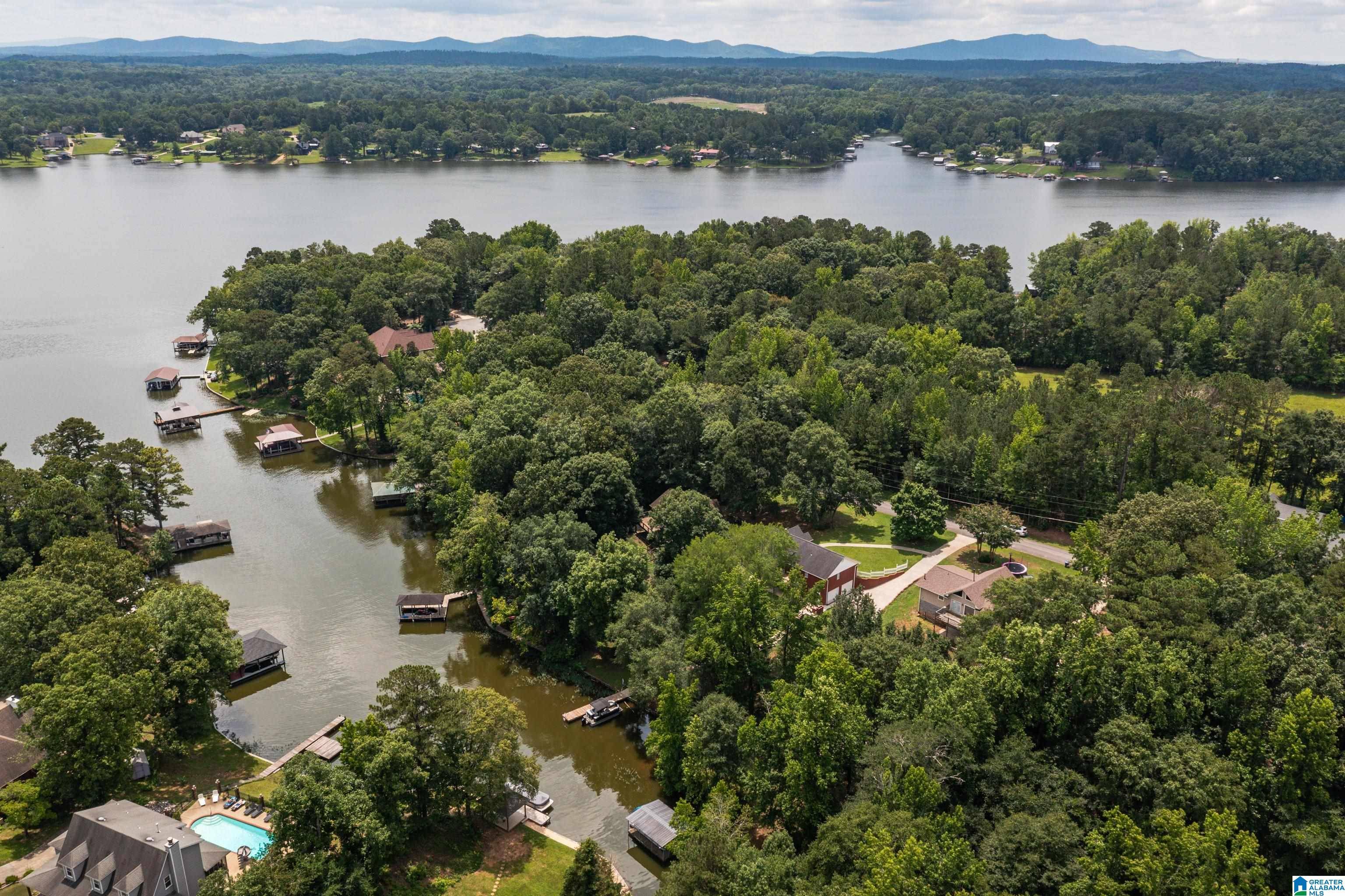Pell City, AL 35128,523 SEMINOLE TRAIL