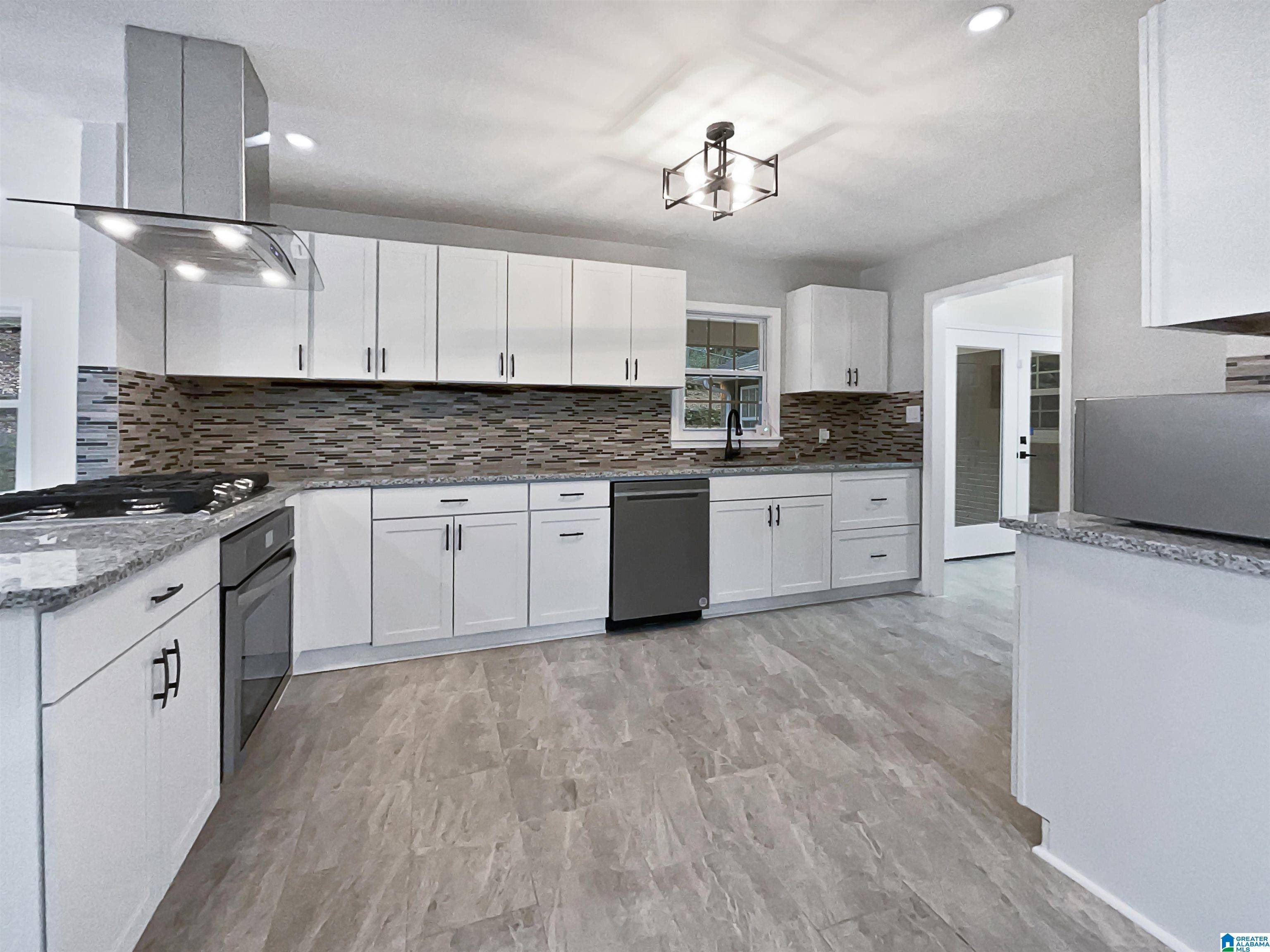 Mountain Brook, AL 35213,316 CROSS RIDGE ROAD
