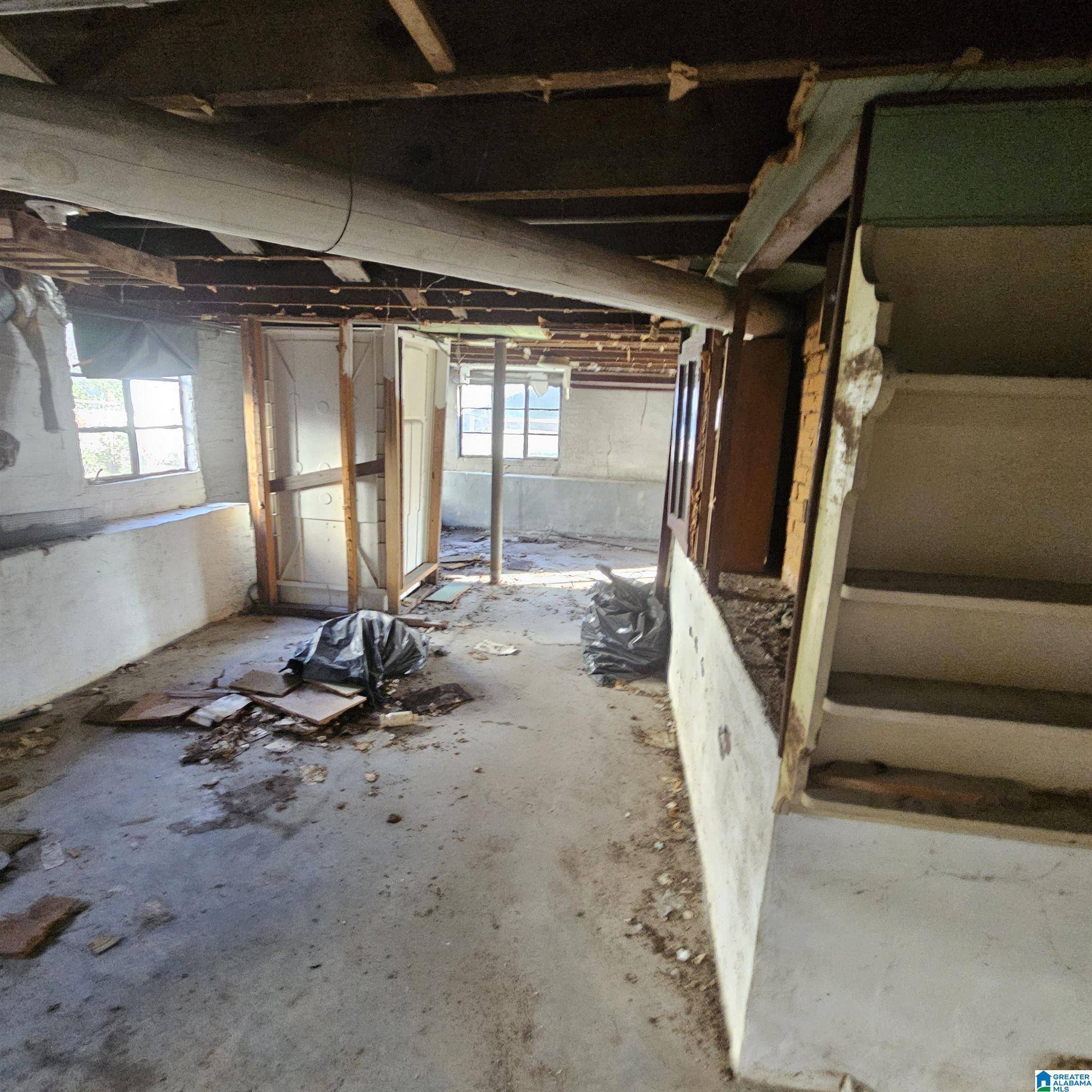 Midfield, AL 35228,504 10TH AVENUE