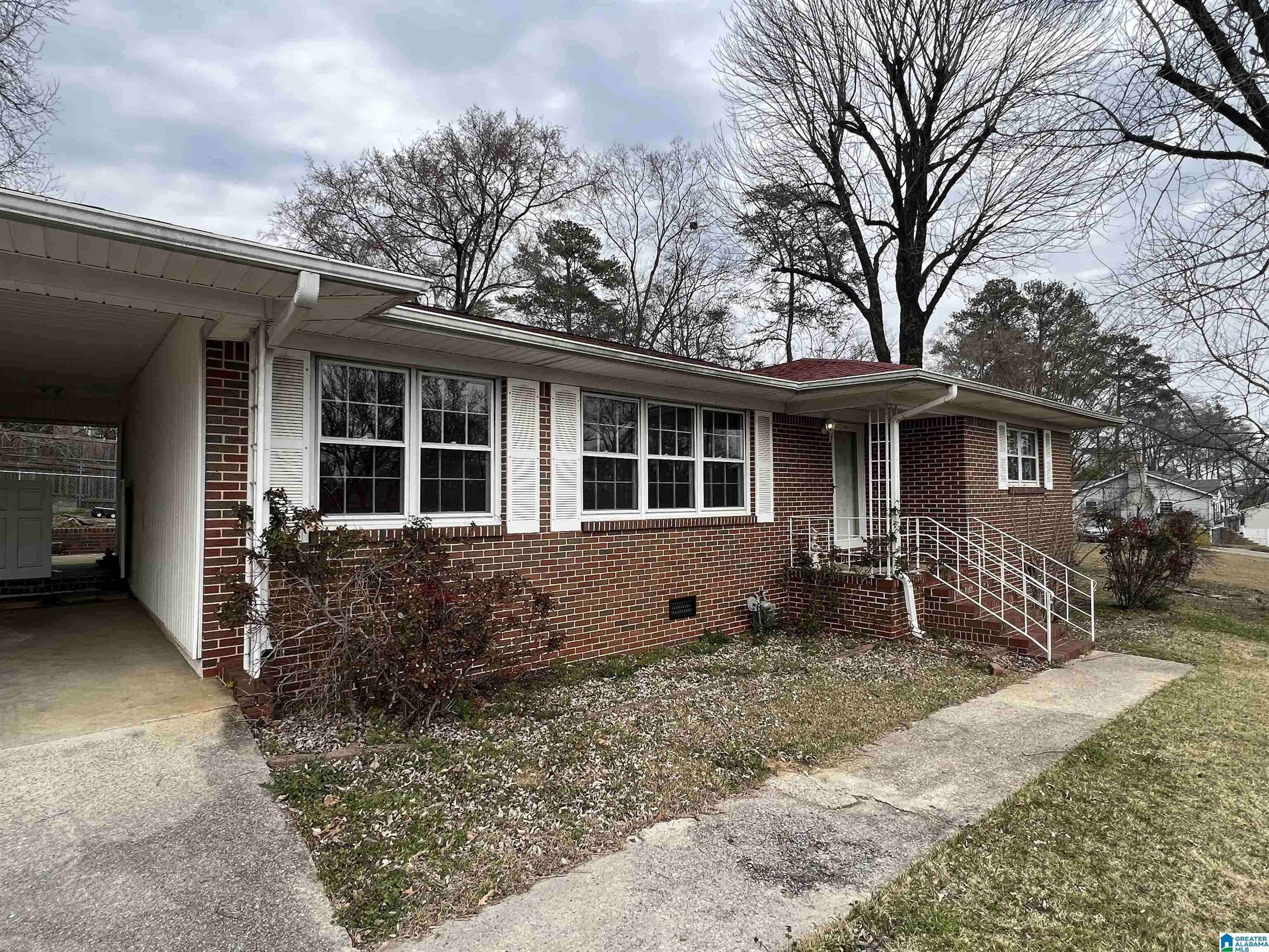 Trussville, AL 35173,206 MOUNTAIN DRIVE