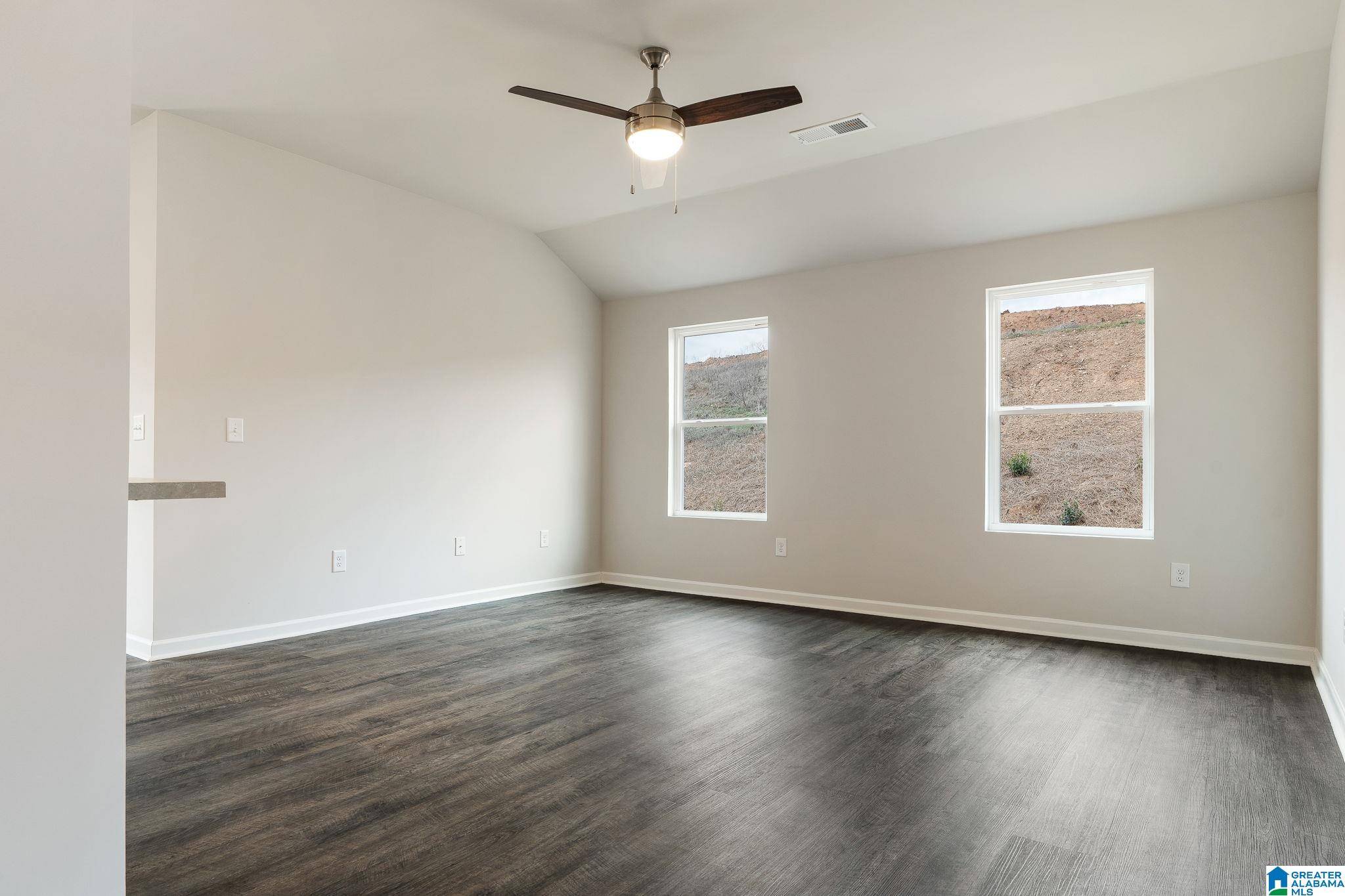 Calera, AL 35040,323 AMBER AVENUE