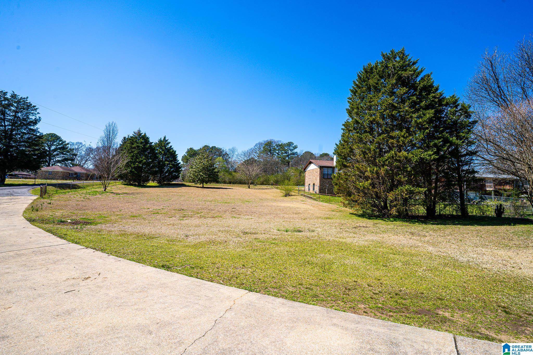 Bessemer, AL 35023,320 OAK CIRCLE