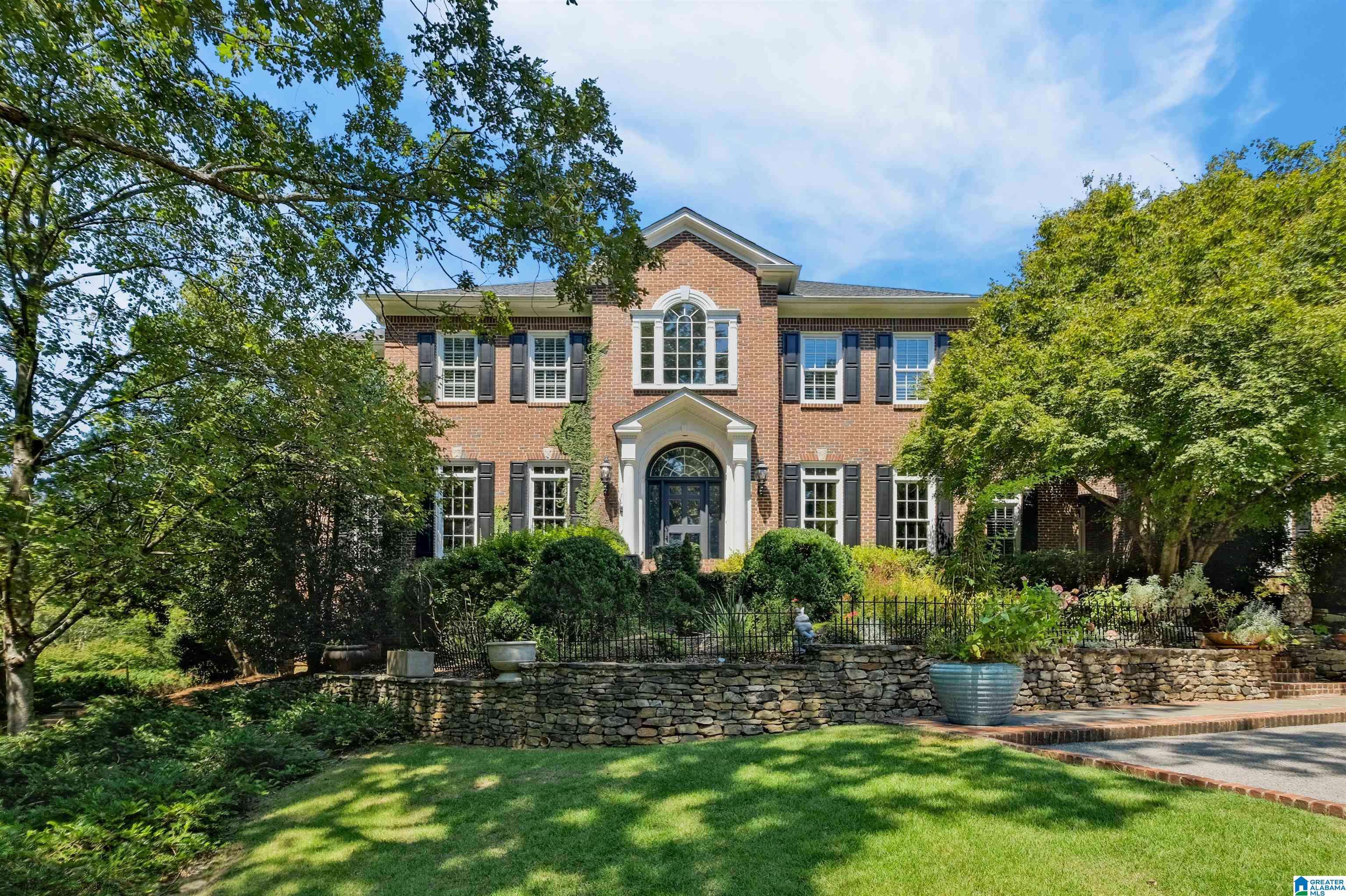 Vestavia Hills, AL 35242,7036 FOUNDERS DRIVE