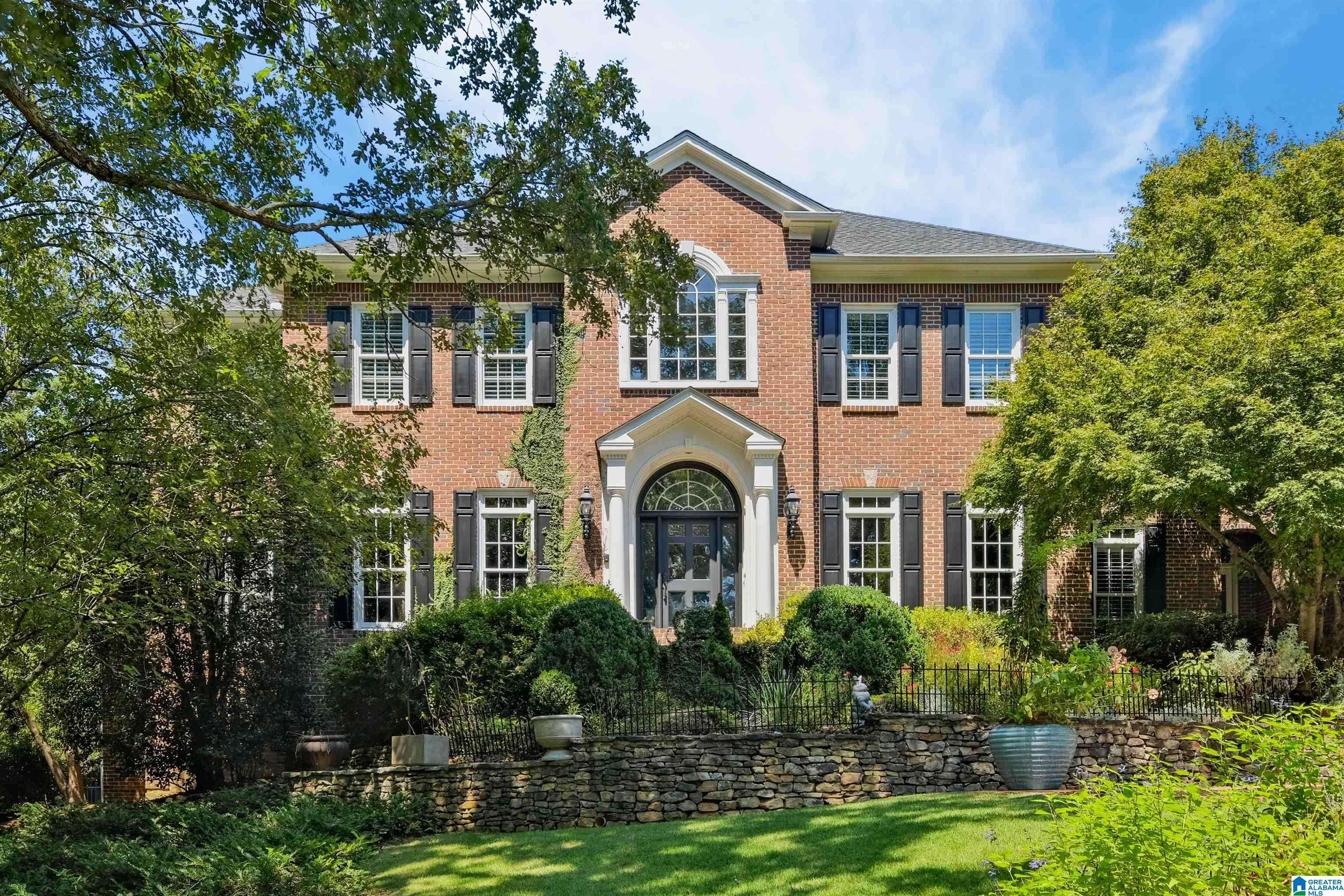 Vestavia Hills, AL 35242,7036 FOUNDERS DRIVE
