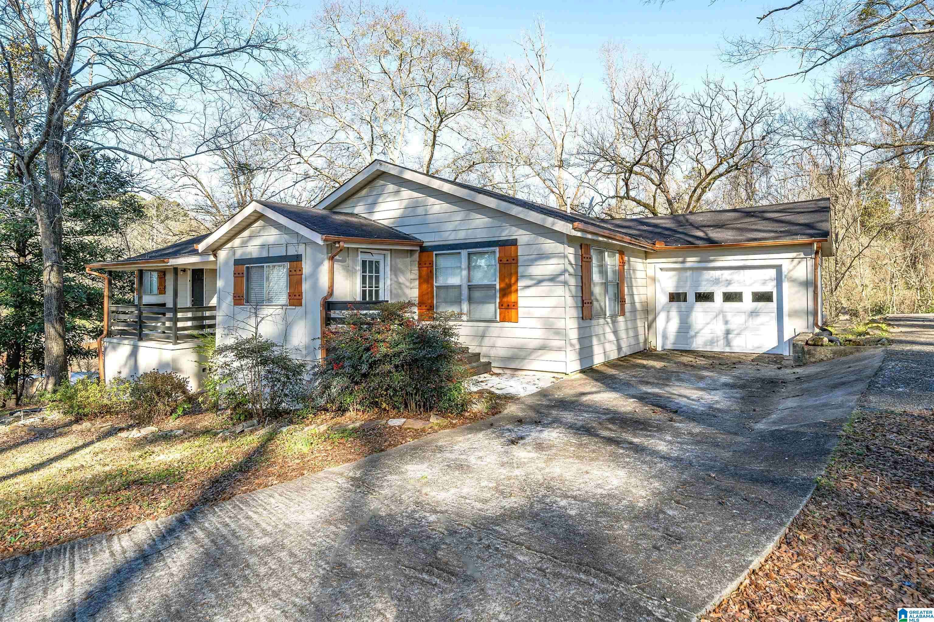 Trussville, AL 35173,136 SKYLINE DRIVE