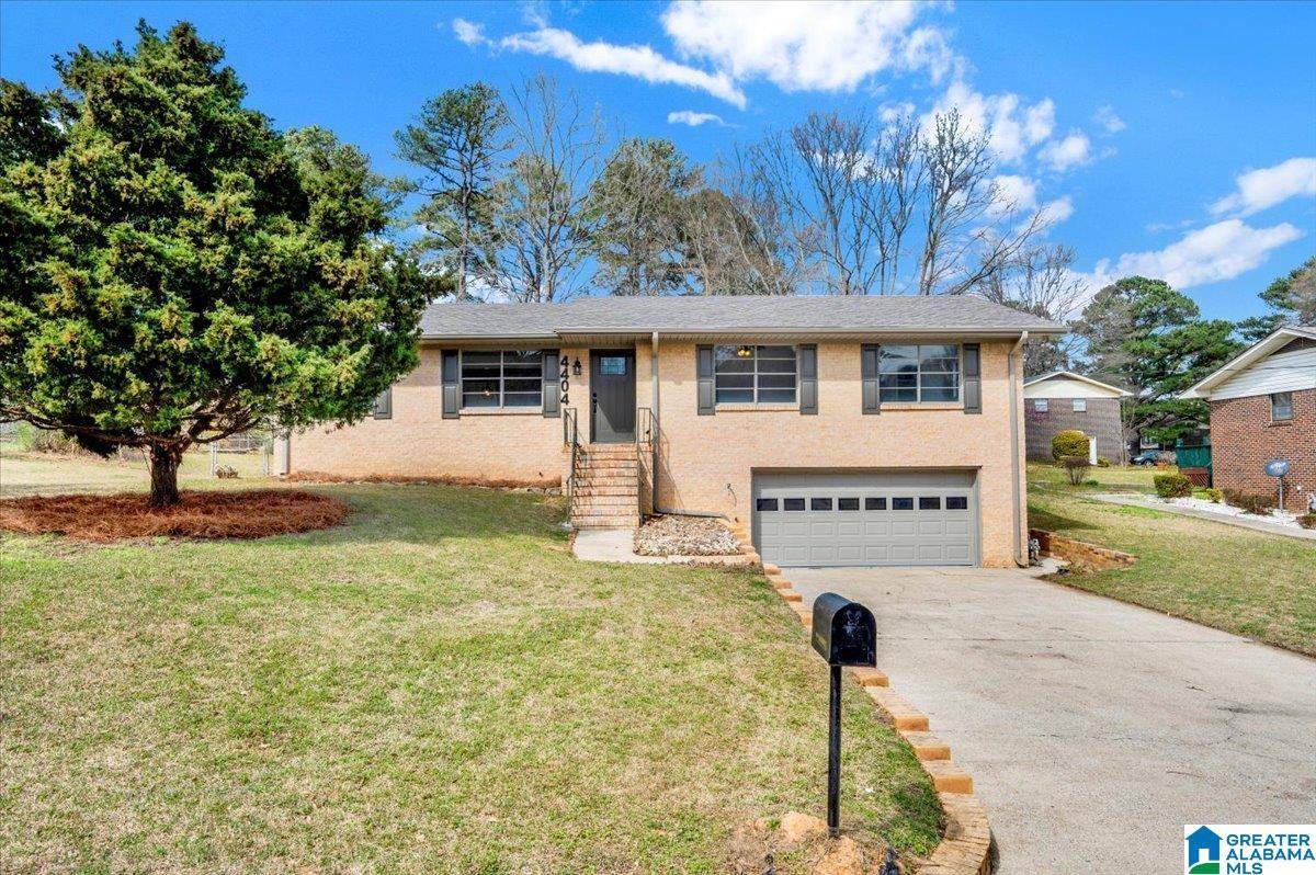 Adamsville, AL 35005,4404 PINE DRIVE