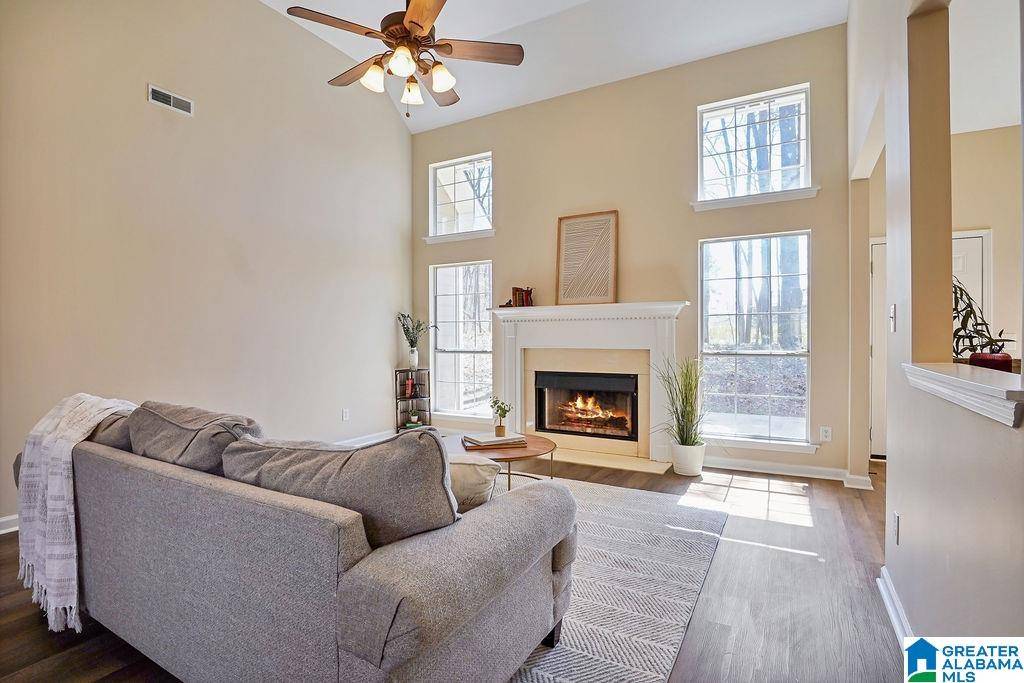 Bessemer, AL 35022,5680 GREENLEAF WAY
