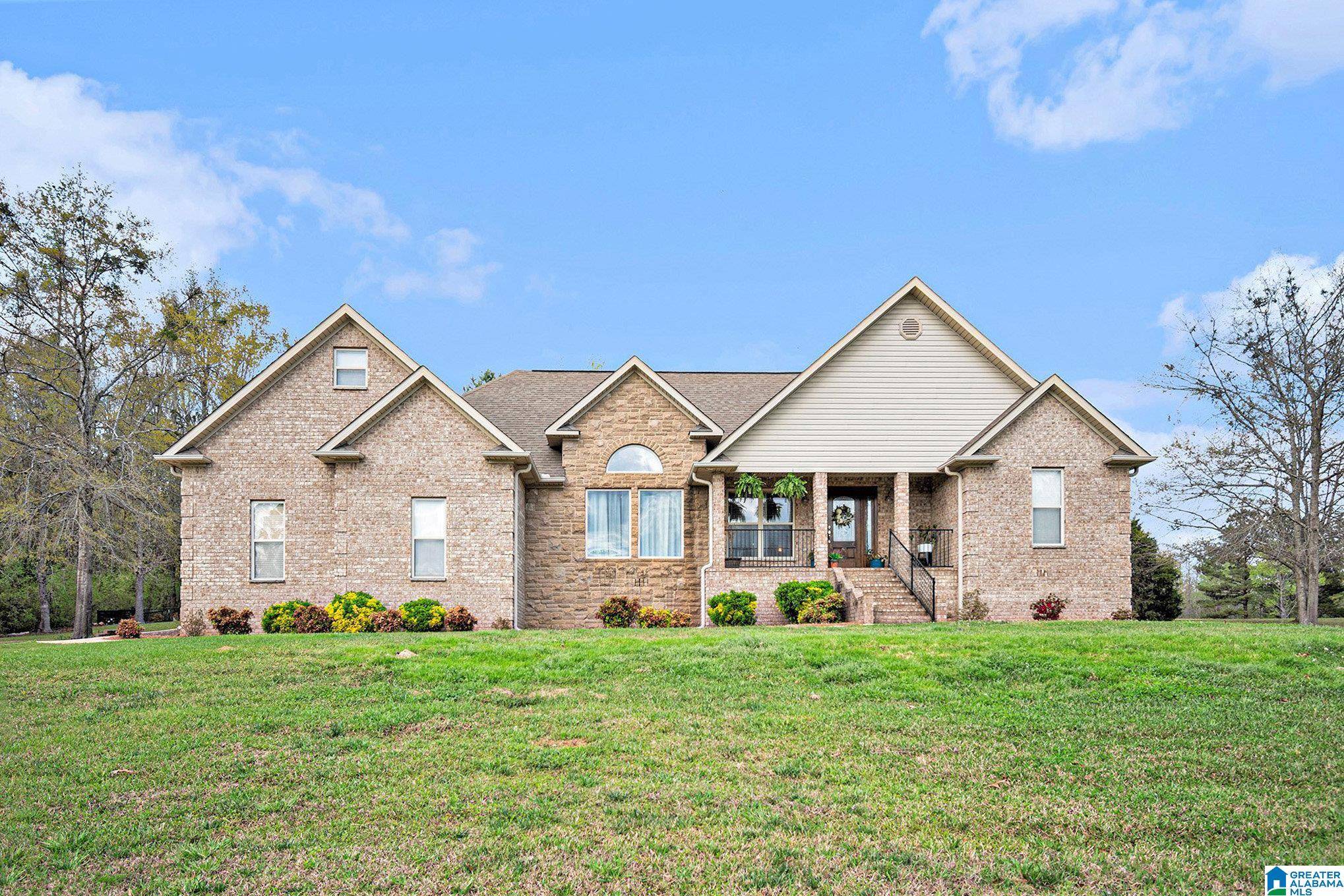 Clanton, AL 35045,118 CREEKWOOD CIRCLE