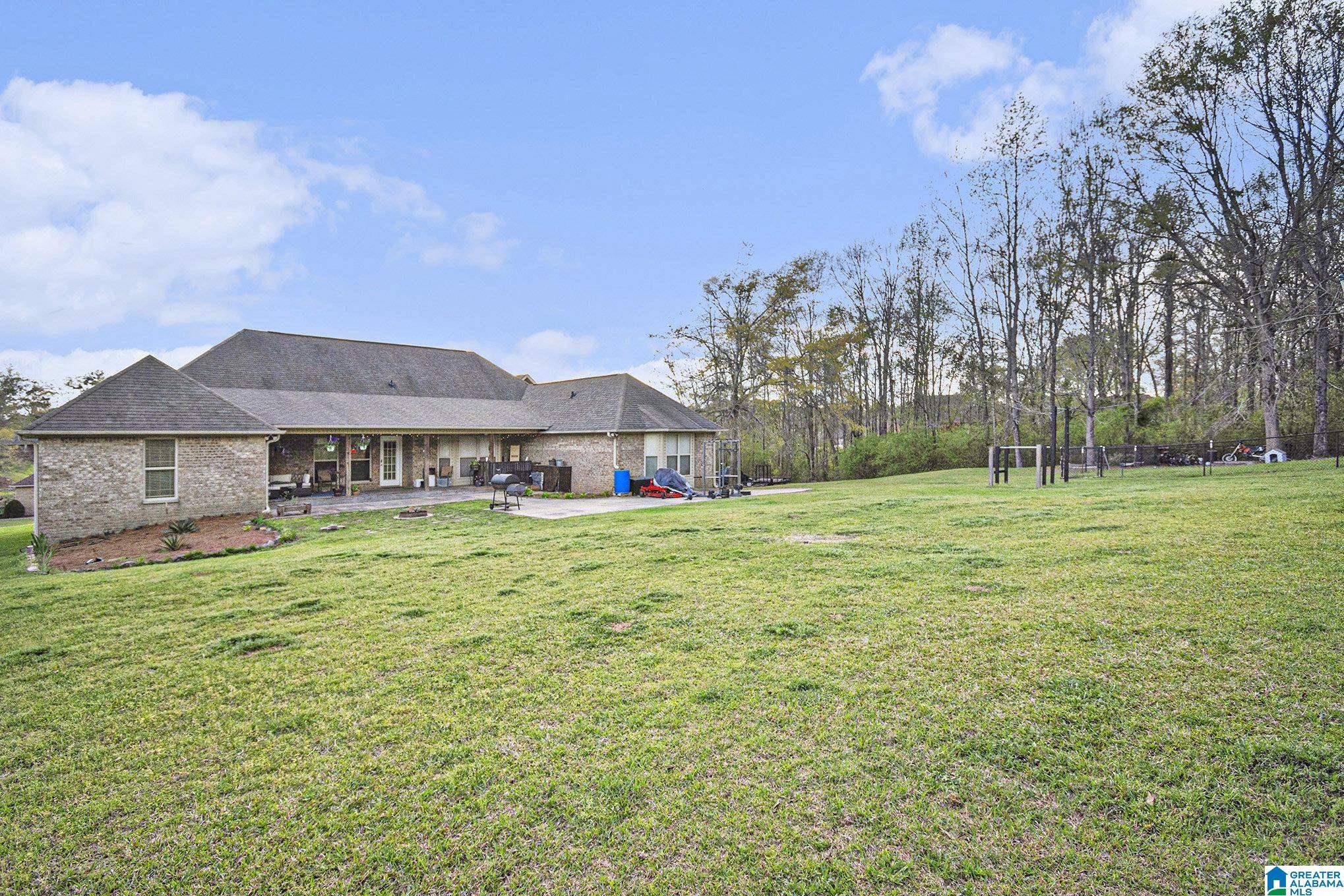 Clanton, AL 35045,118 CREEKWOOD CIRCLE