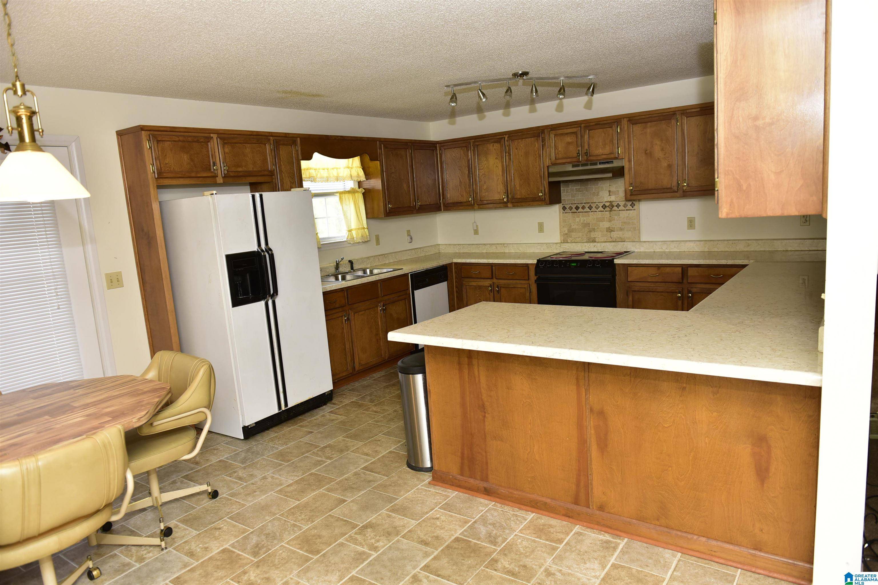 Rainbow City, AL 35906,211 WINDSOR LANE