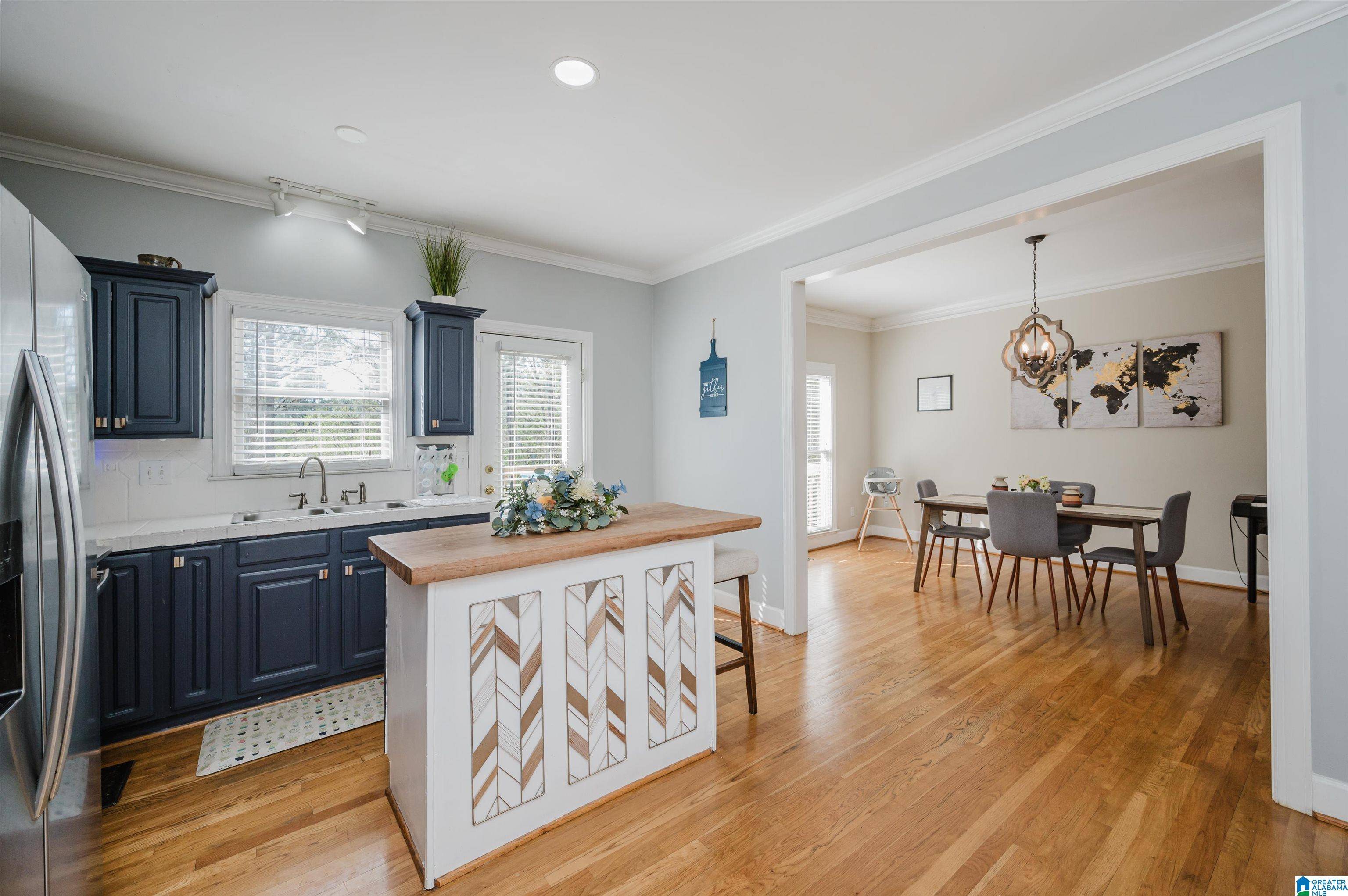 Vestavia Hills, AL 35216,1555 BENT RIVER CIRCLE