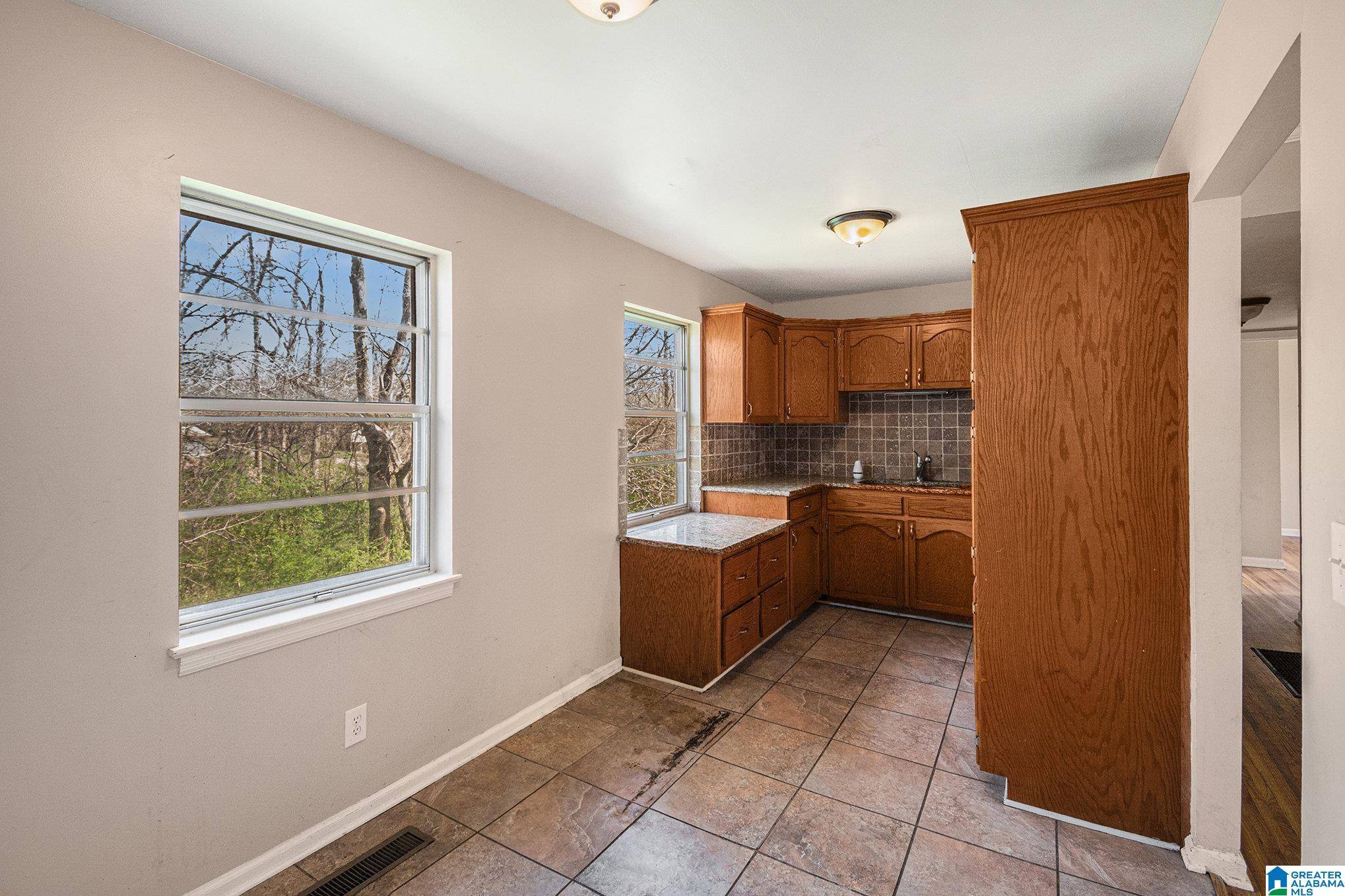 Pleasant Grove, AL 35127,317 3RD COURT
