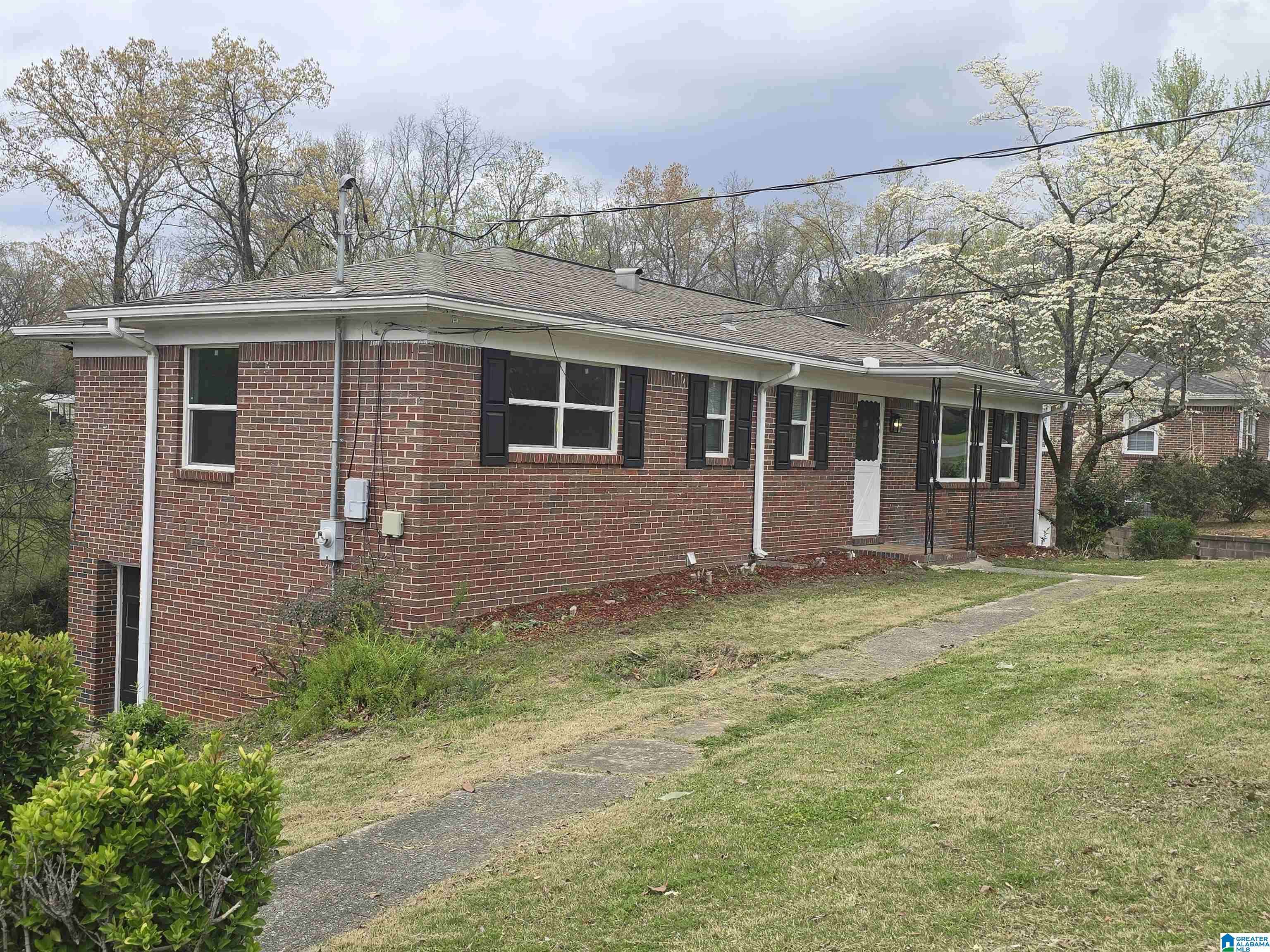 Center Point, AL 35215,2102 5TH WAY NW