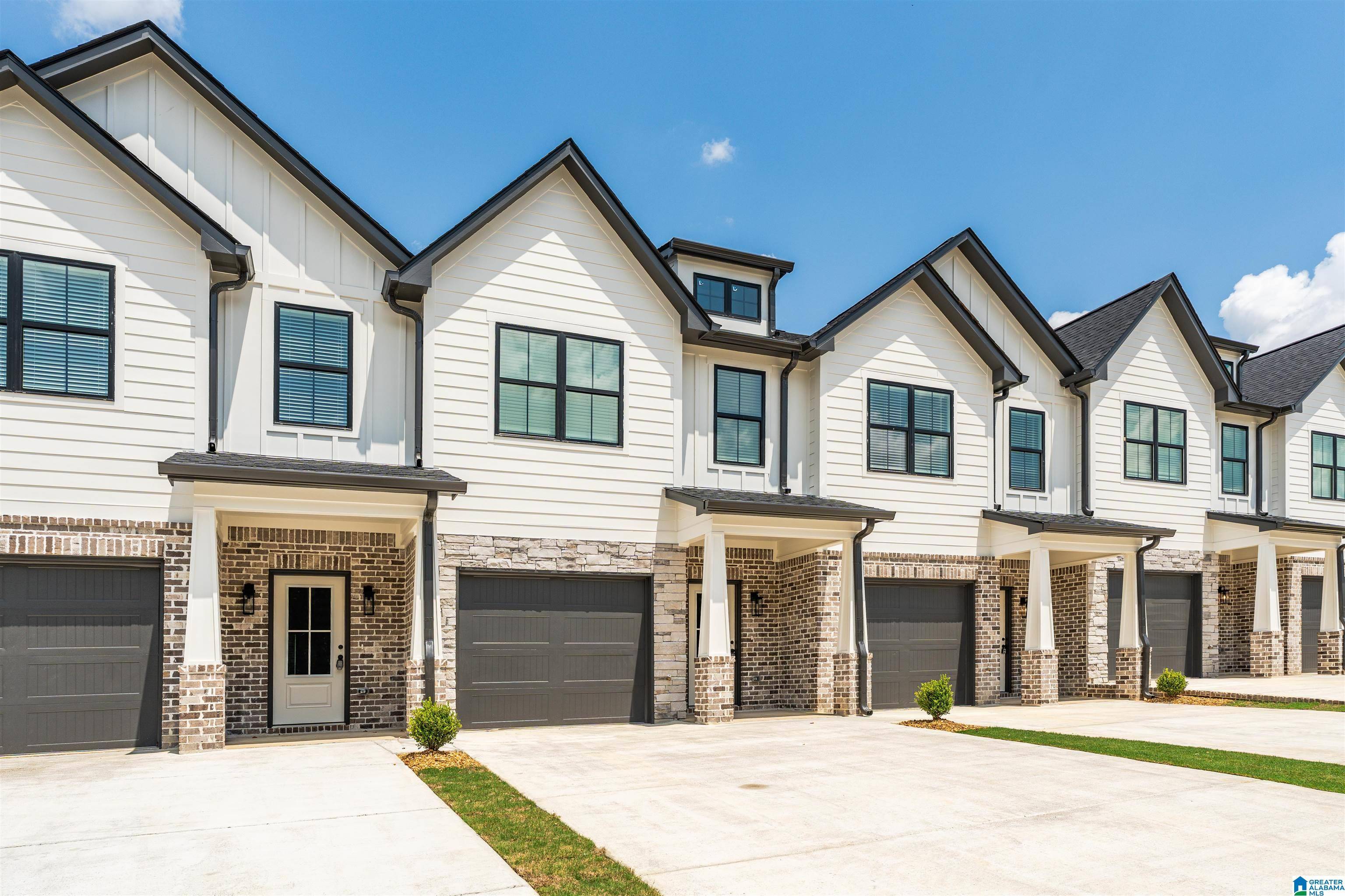 Helena, AL 35080,221 VILLAGE PARKWAY #33