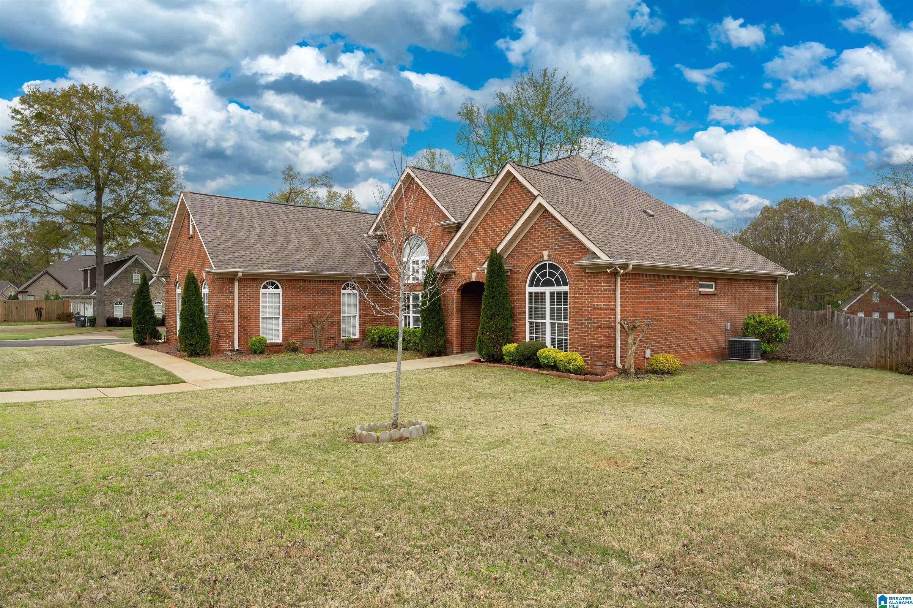 Hueytown, AL 35023,342 SCOTLAND DRIVE