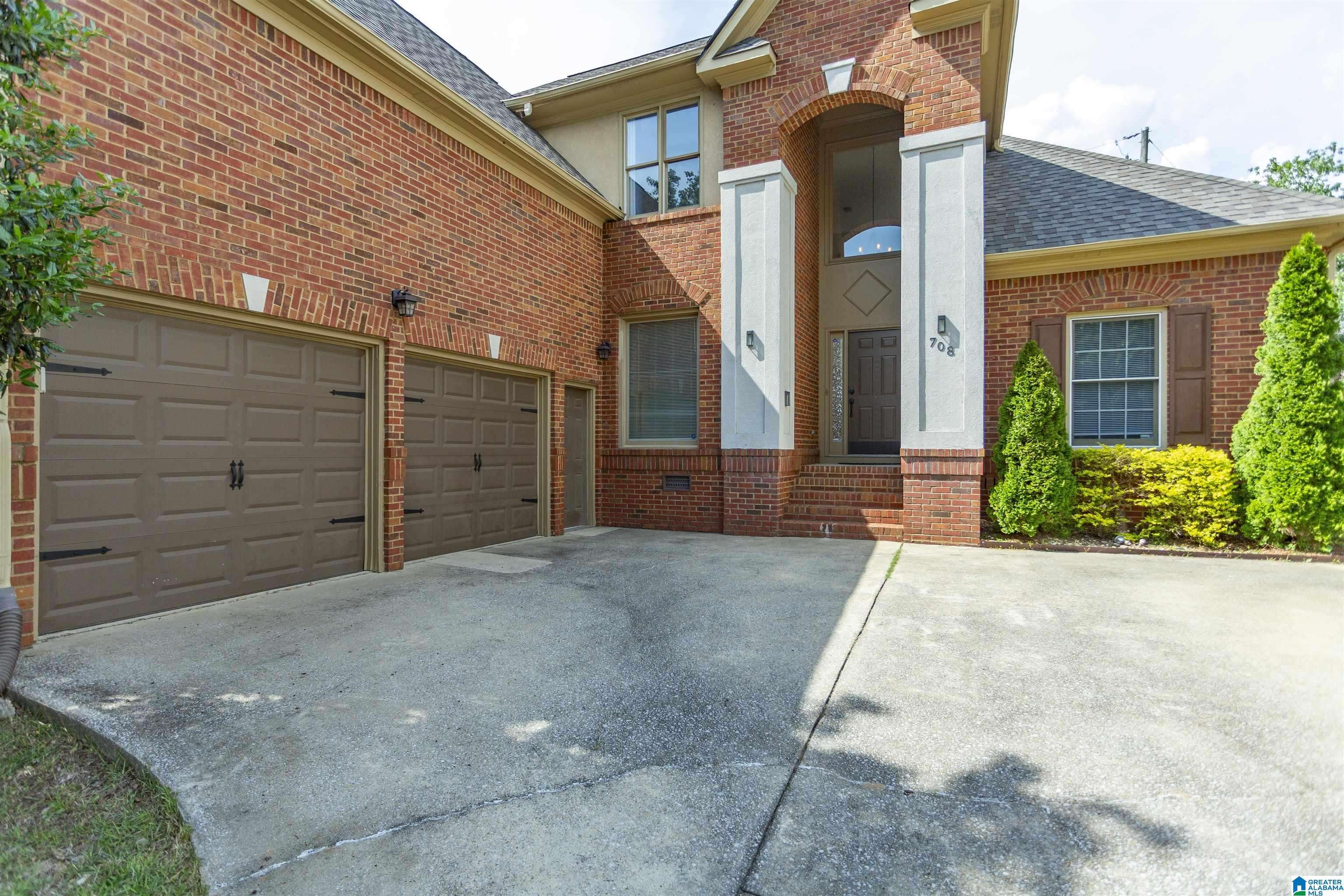 Vestavia Hills, AL 35226,708 SAVANNAH PLACE