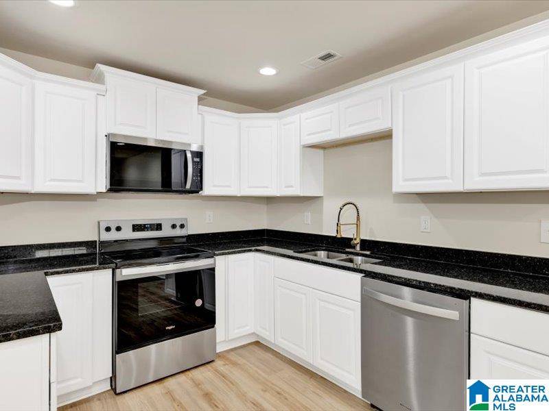 Midfield, AL 35228,524 ELAM STREET