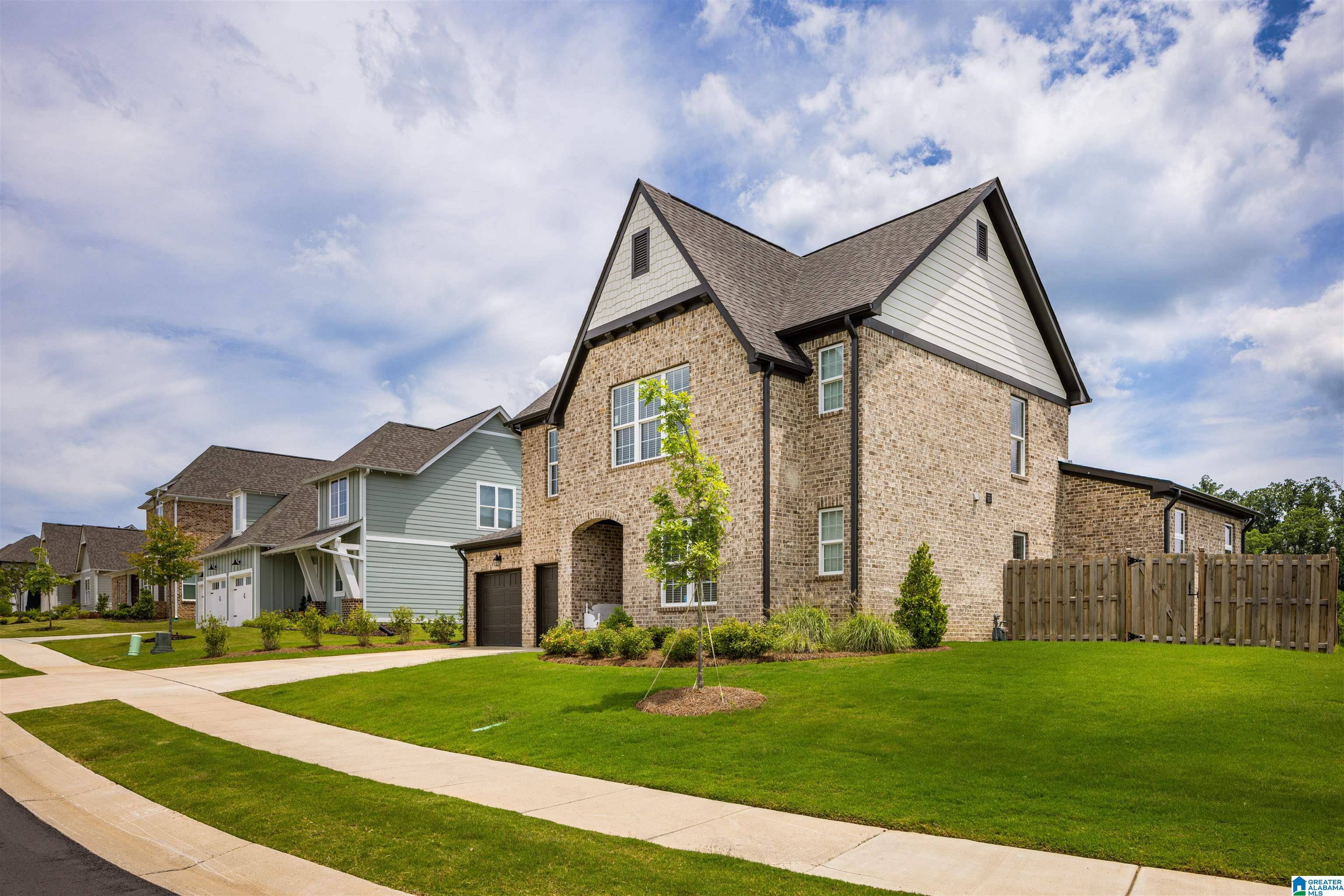 Trussville, AL 35173,7767 RALEIGH DRIVE