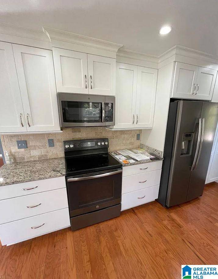 Vestavia Hills, AL 35226,881 CABLE DRIVE