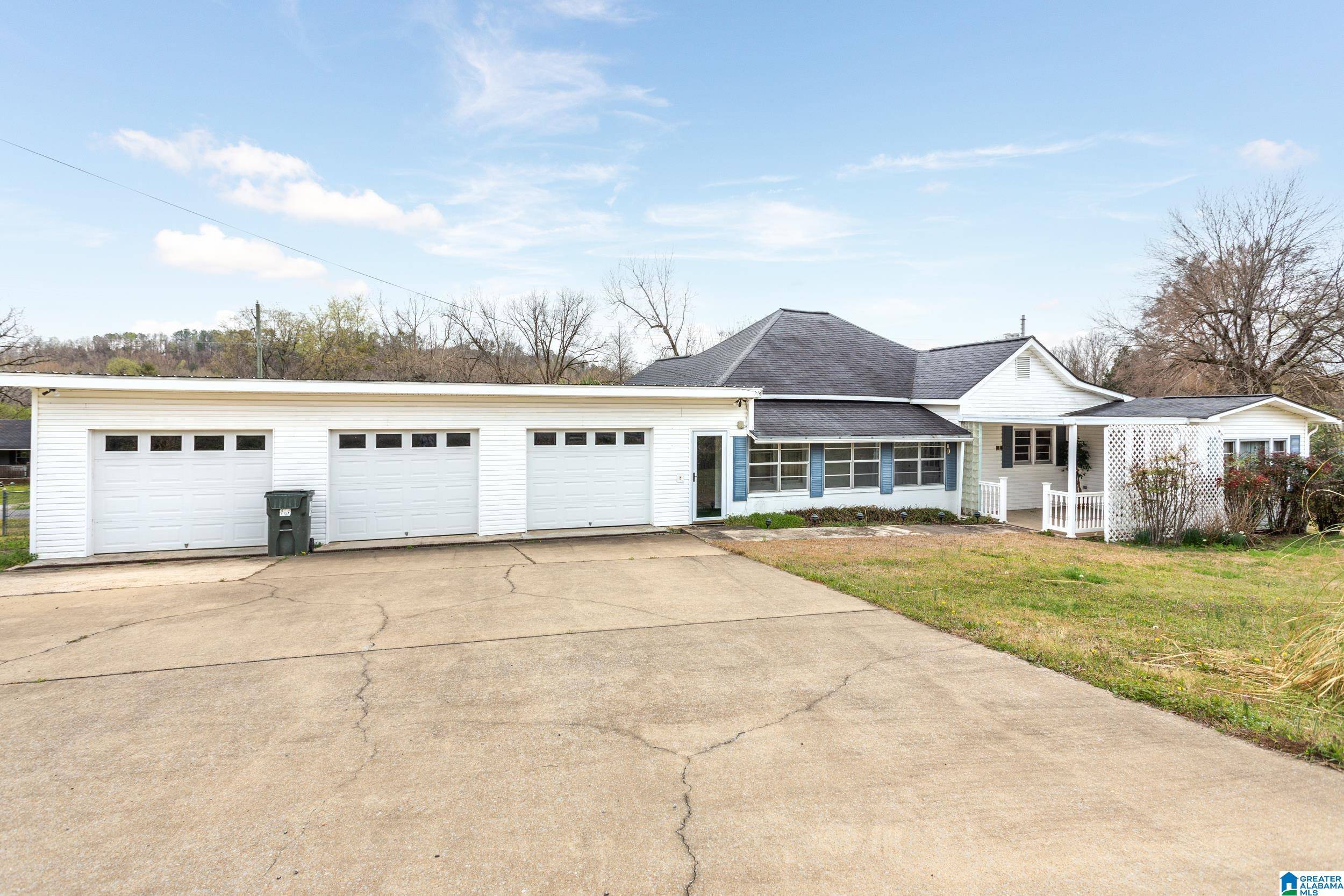 Ragland, AL 35131,140 RAILROAD AVENUE