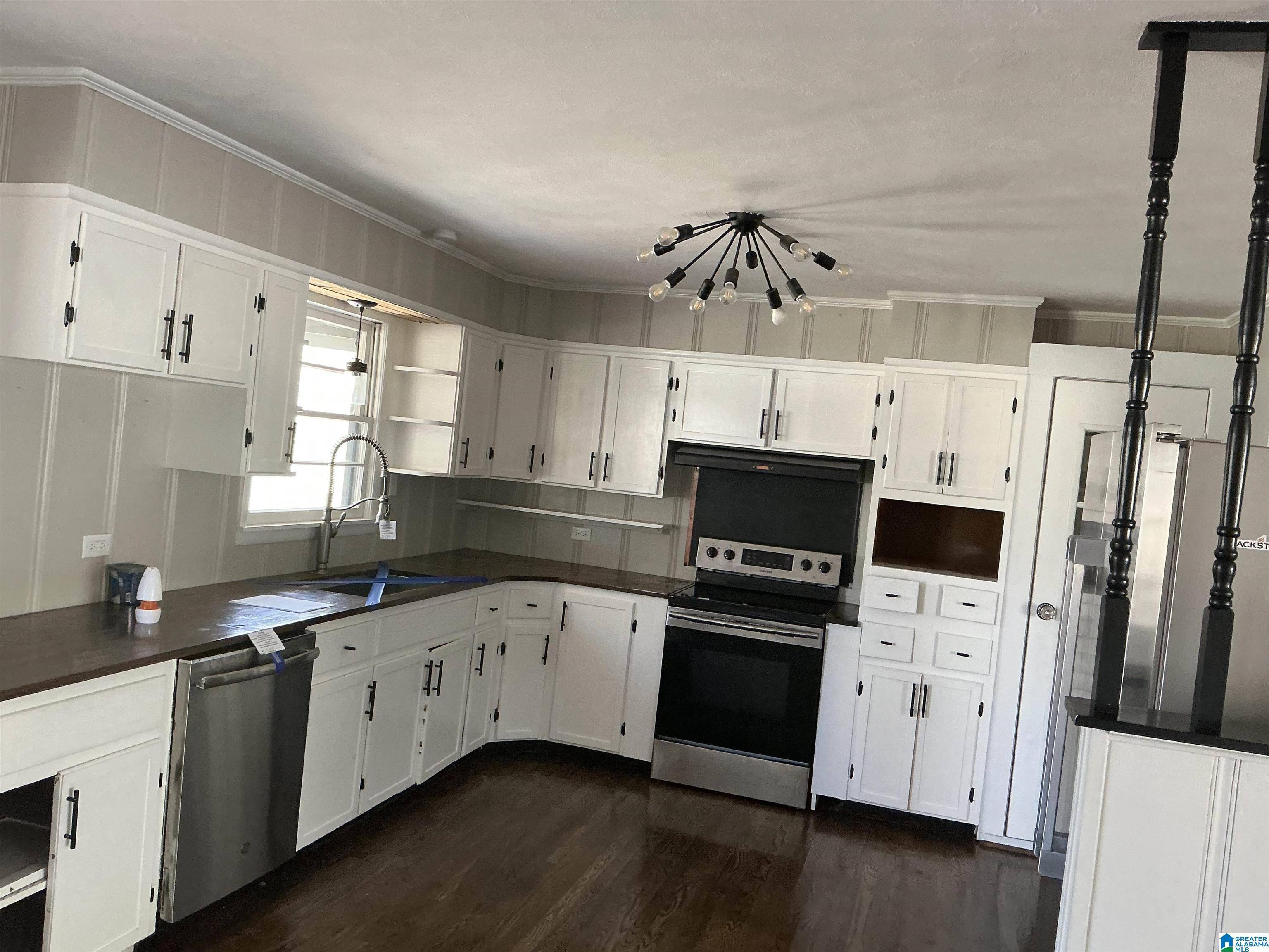 Oneonta, AL 35121,805 E 4TH AVENUE E