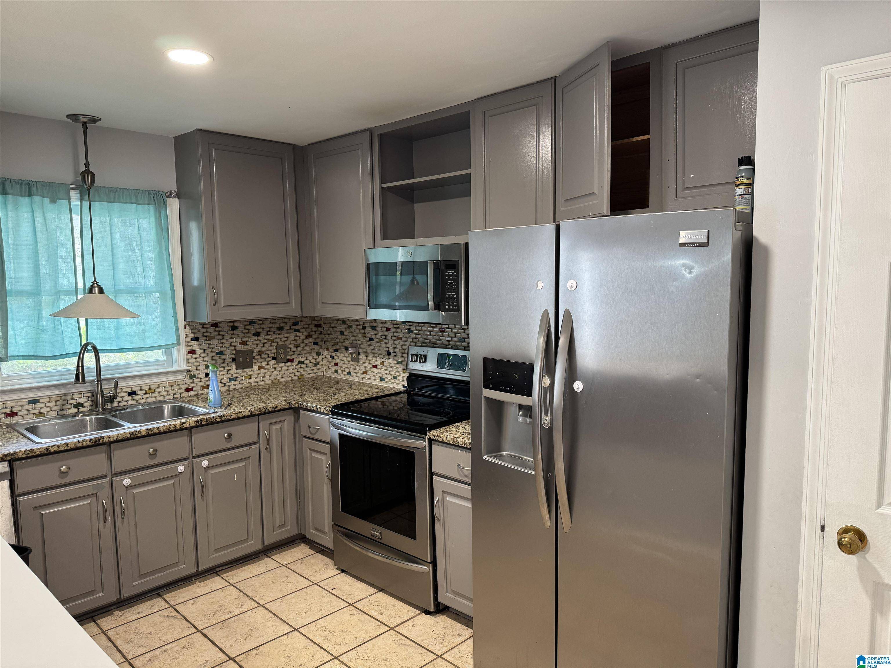 Hoover, AL 35226,5323 WHISPER WOOD CIRCLE