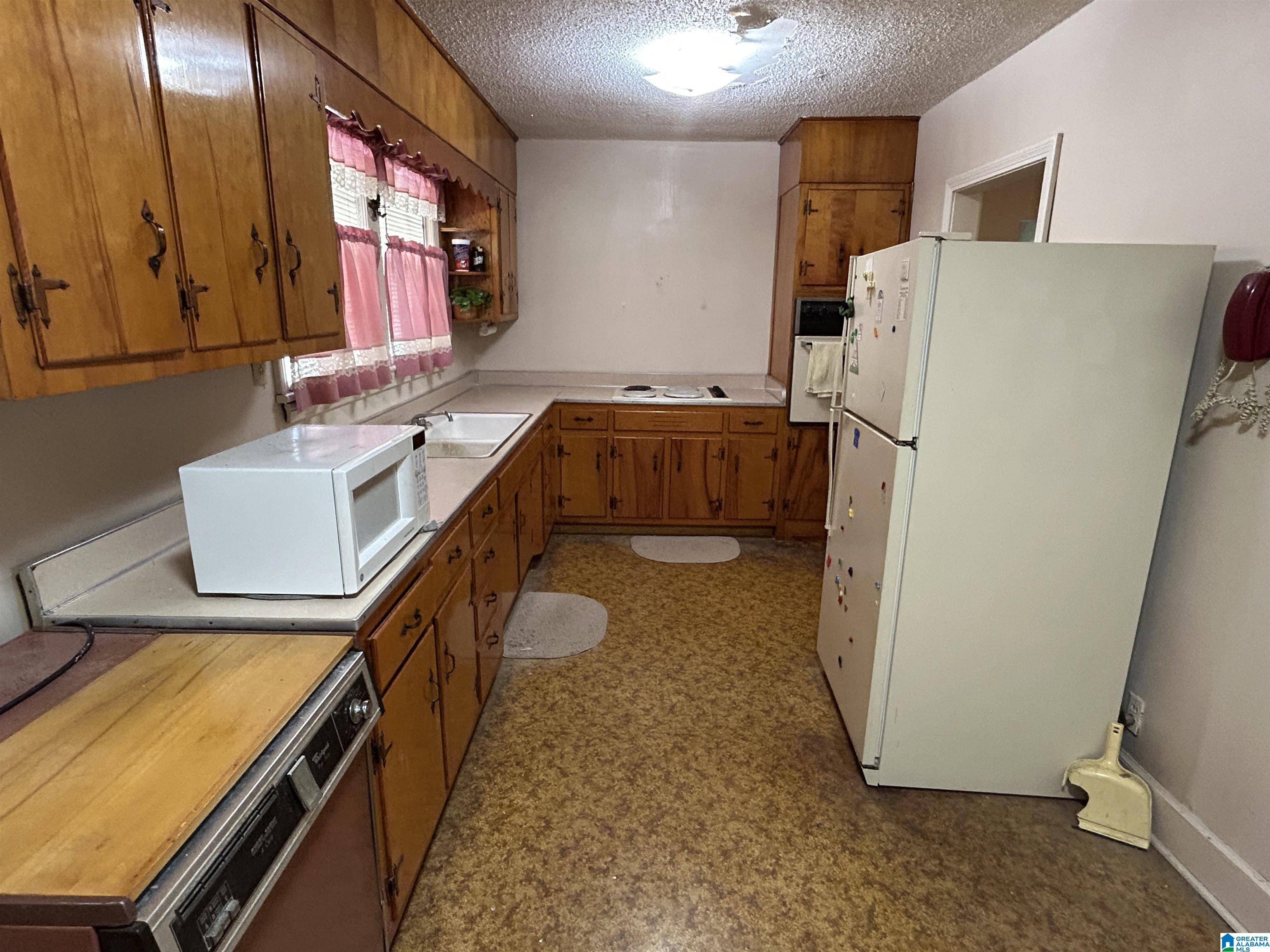 Midfield, AL 35228,1010 7TH AVENUE