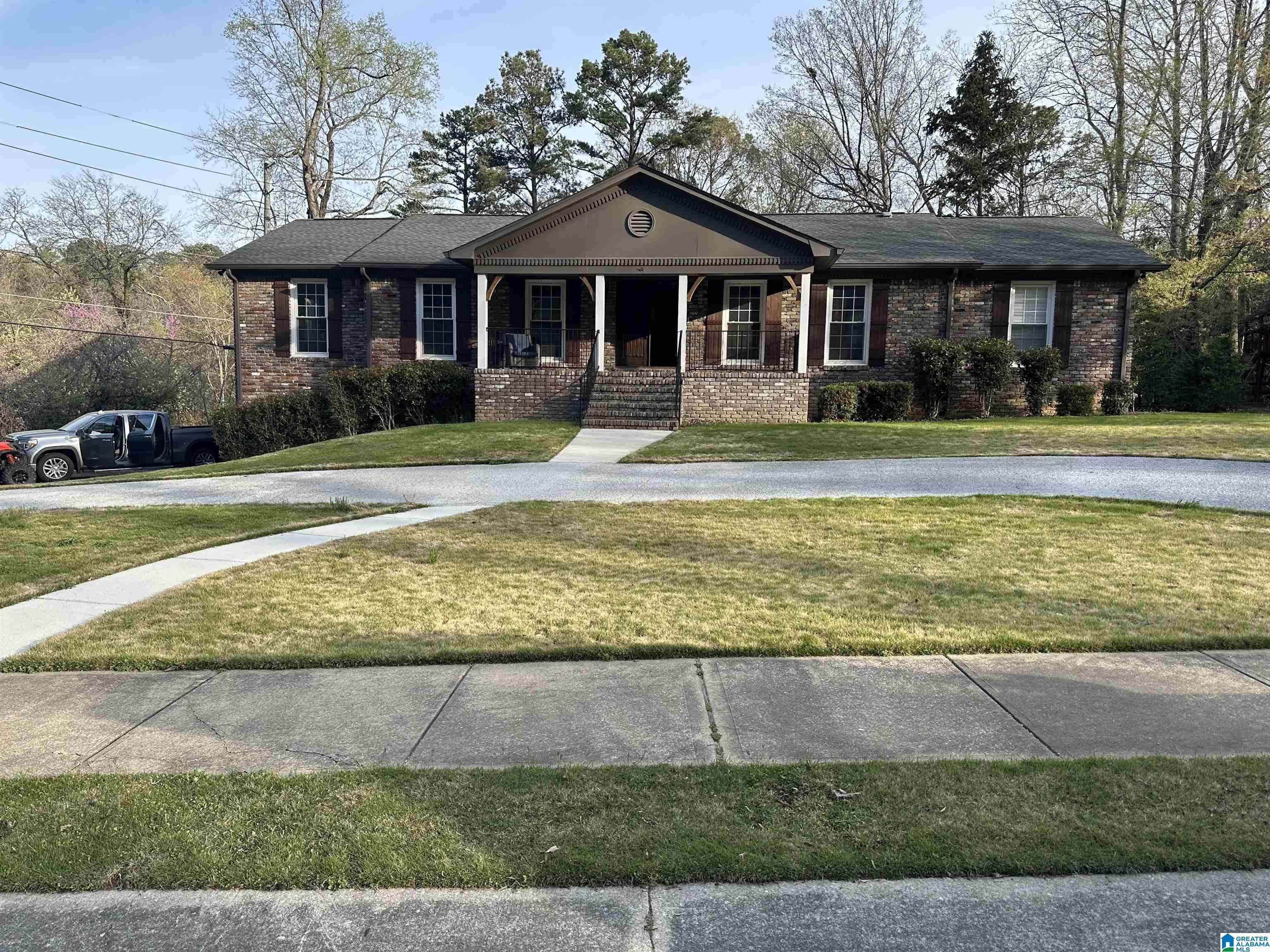 Vestavia Hills, AL 35216,1420 BADHAM DRIVE