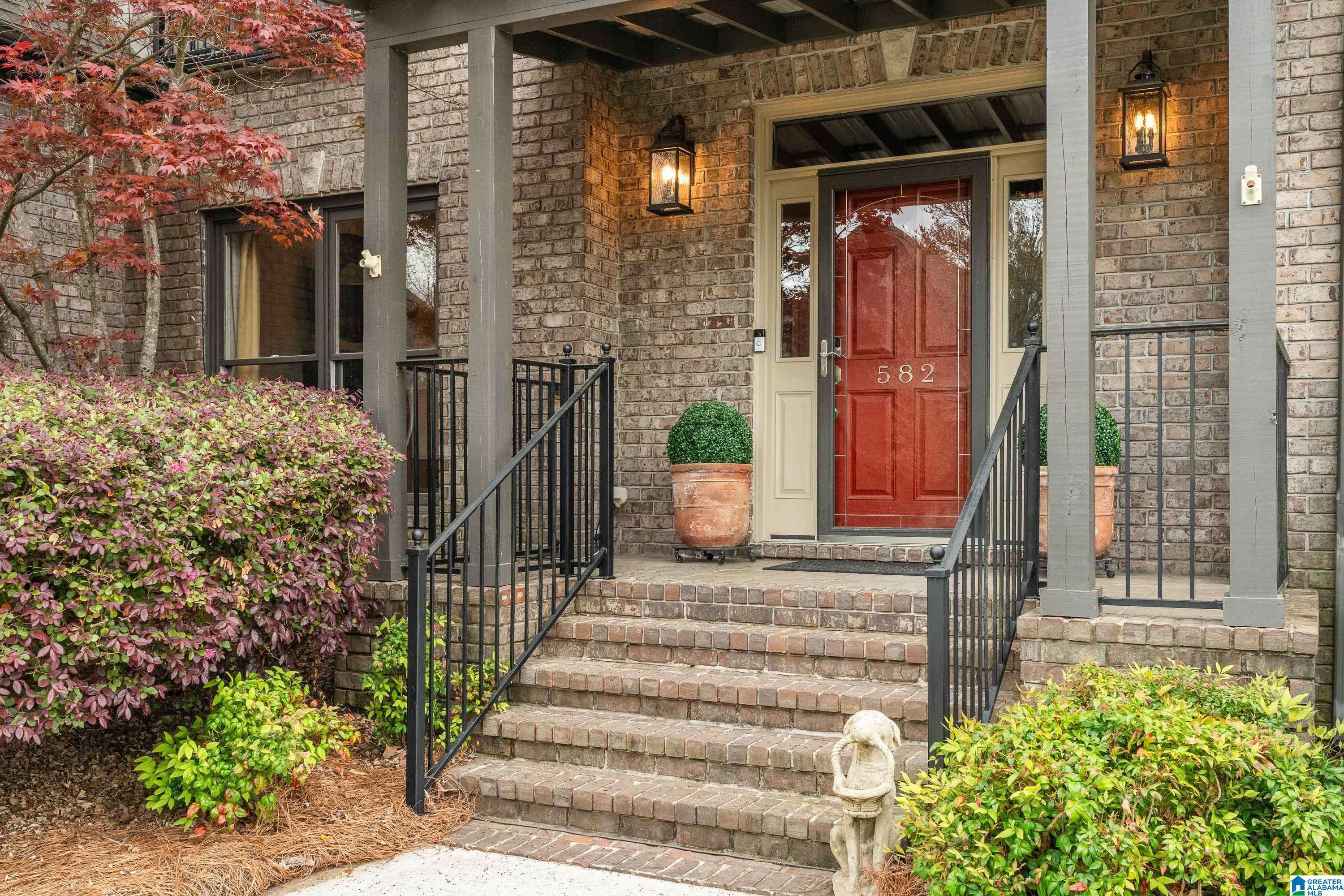 Homewood, AL 35226,582 BRISTOL LANE