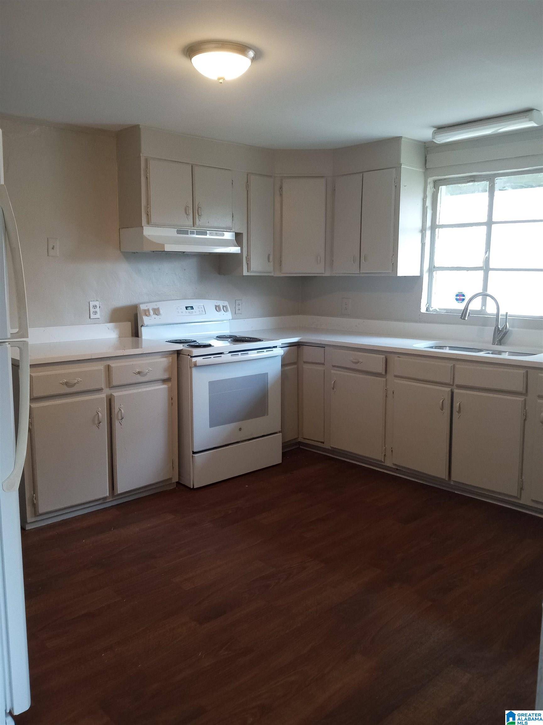 Birmingham, AL 35211,1908 14TH PLACE SW
