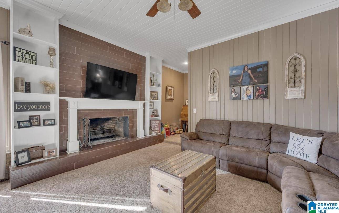 Oneonta, AL 35121,101 5TH AVENUE