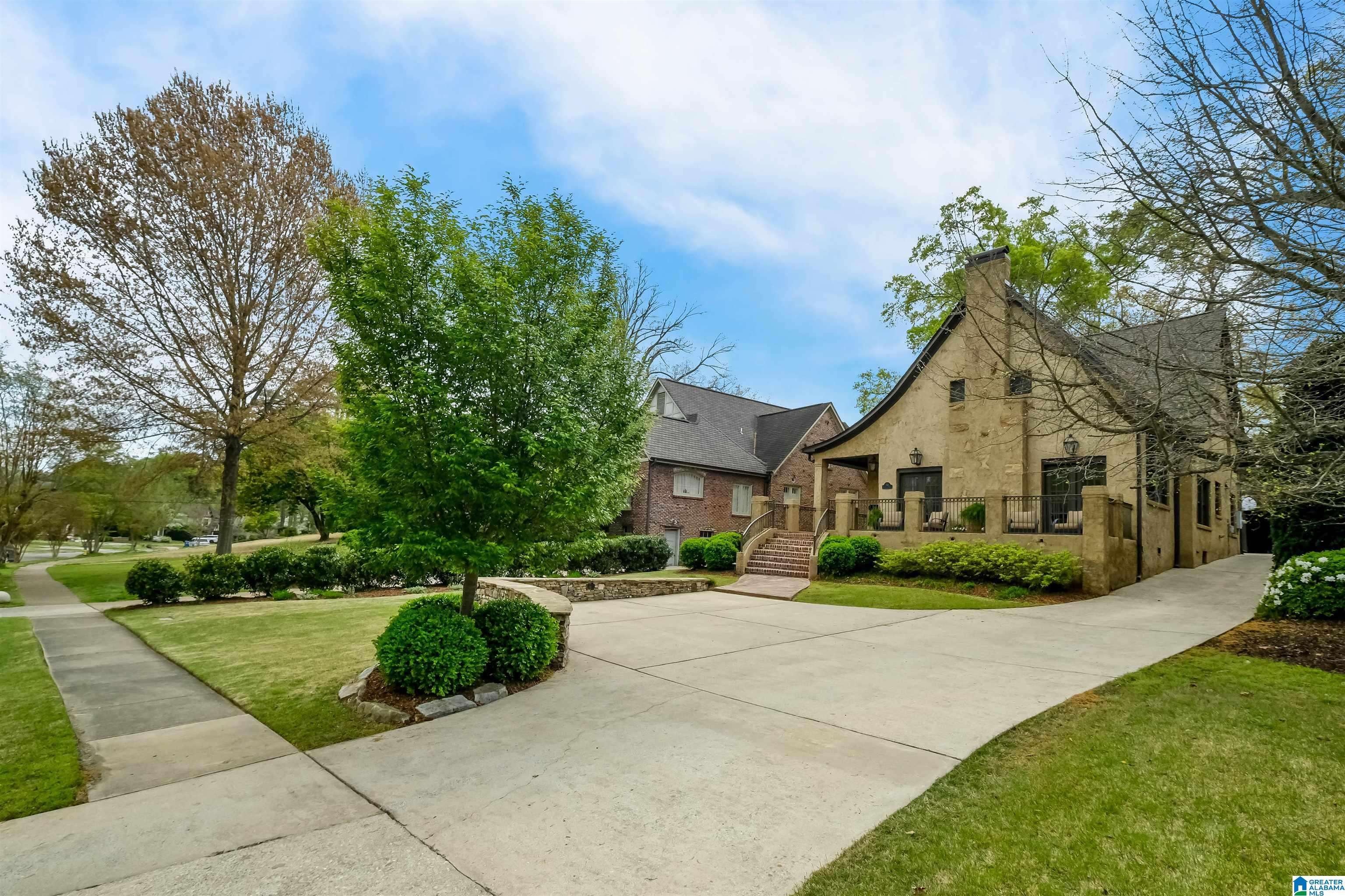 Homewood, AL 35209,218 POINCIANA DRIVE