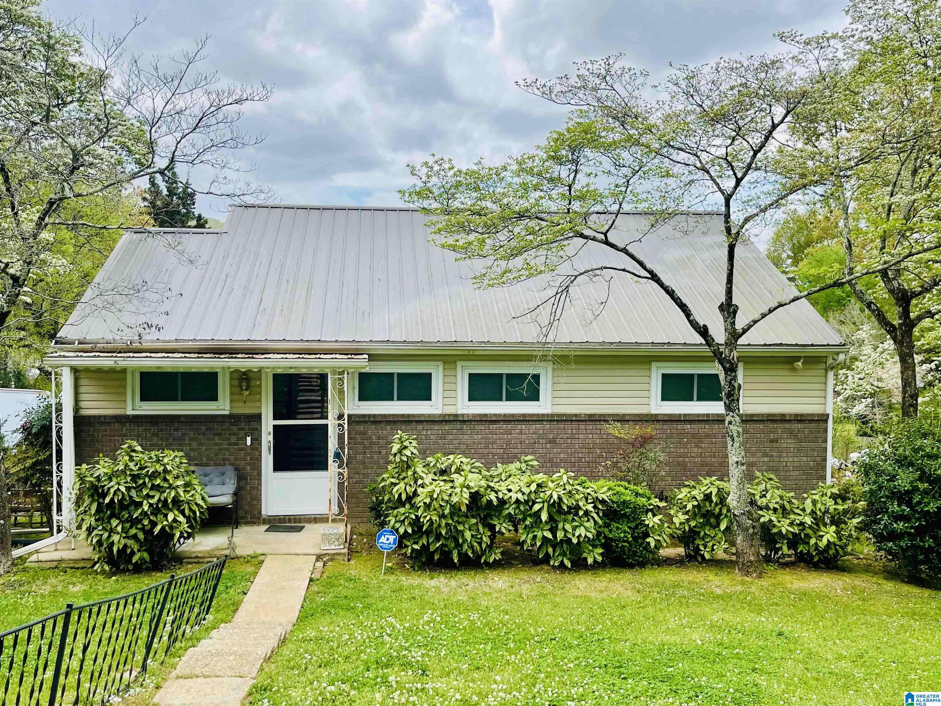 Anniston, AL 36207,1404 E 11TH STREET
