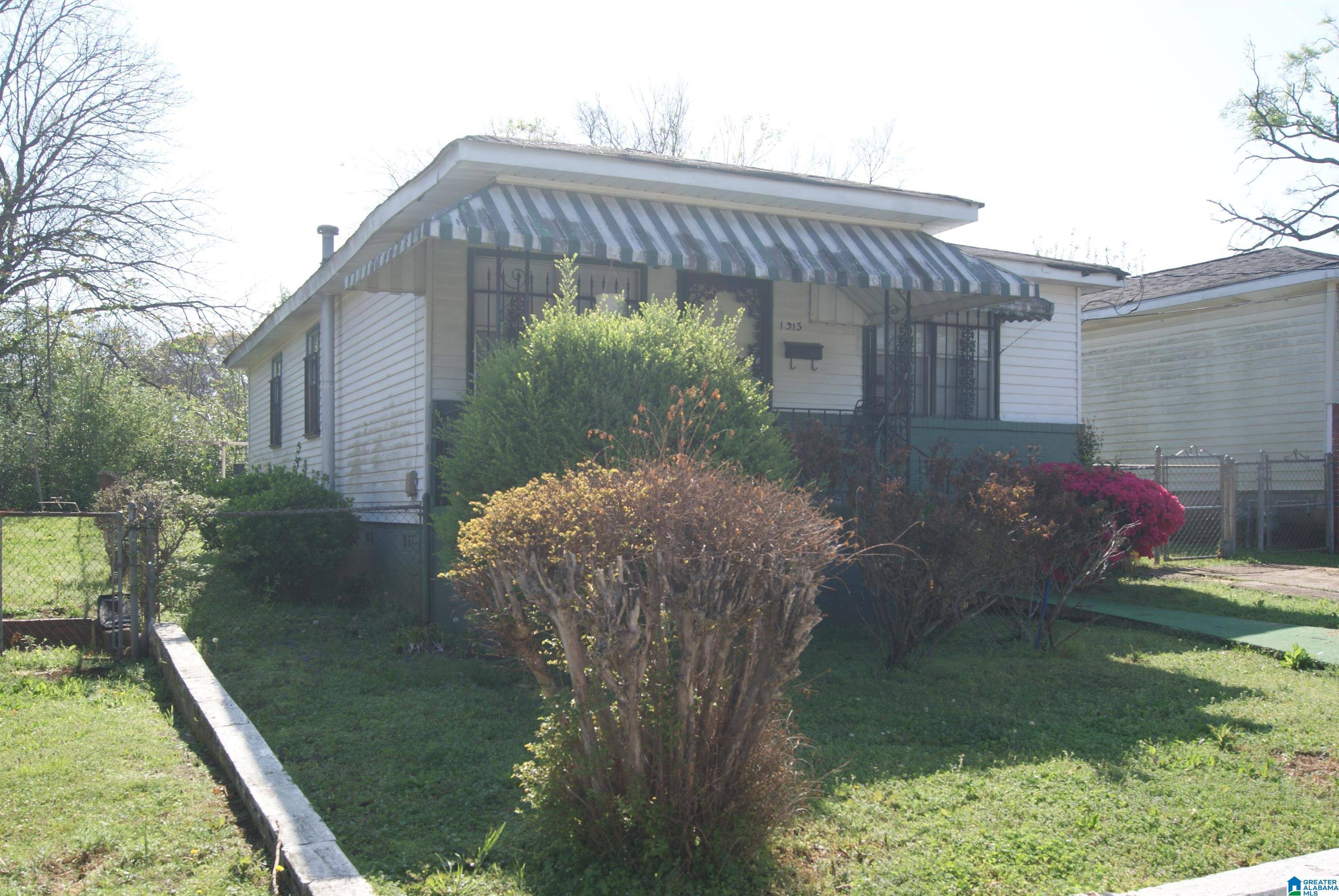 Birmingham, AL 35211,1513 20TH PLACE SW
