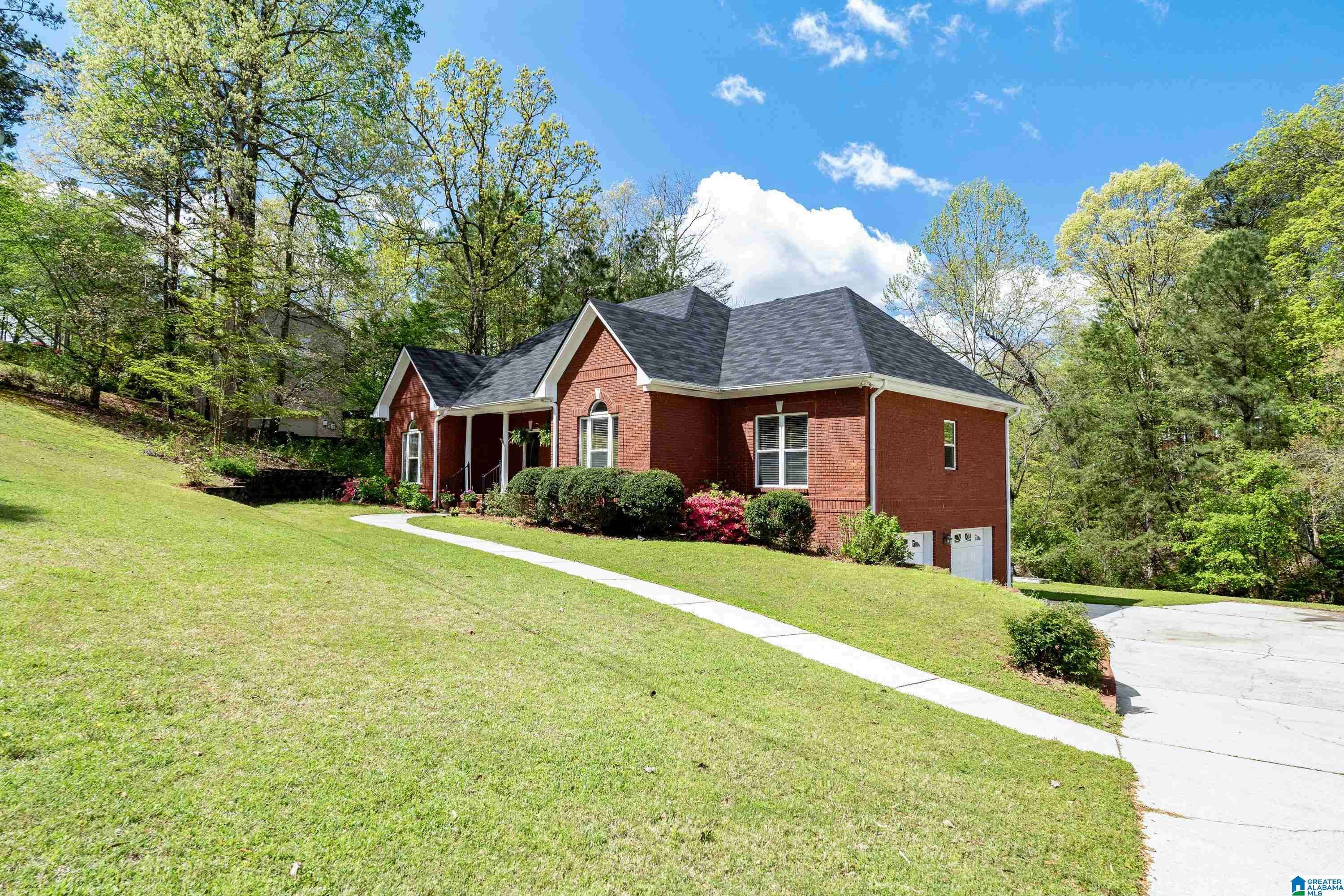 Trussville, AL 35173,129 WATER OAK DRIVE