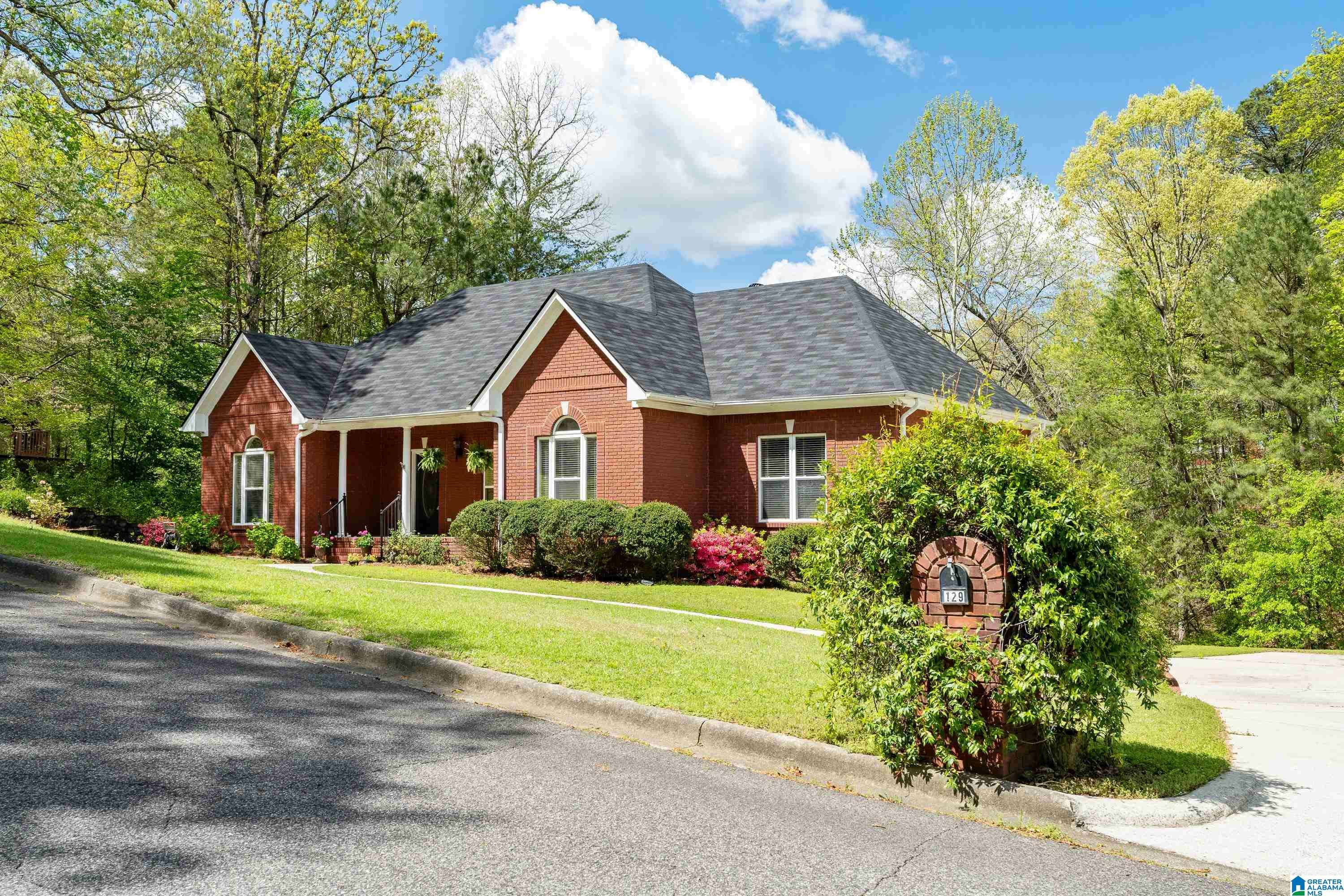 Trussville, AL 35173,129 WATER OAK DRIVE