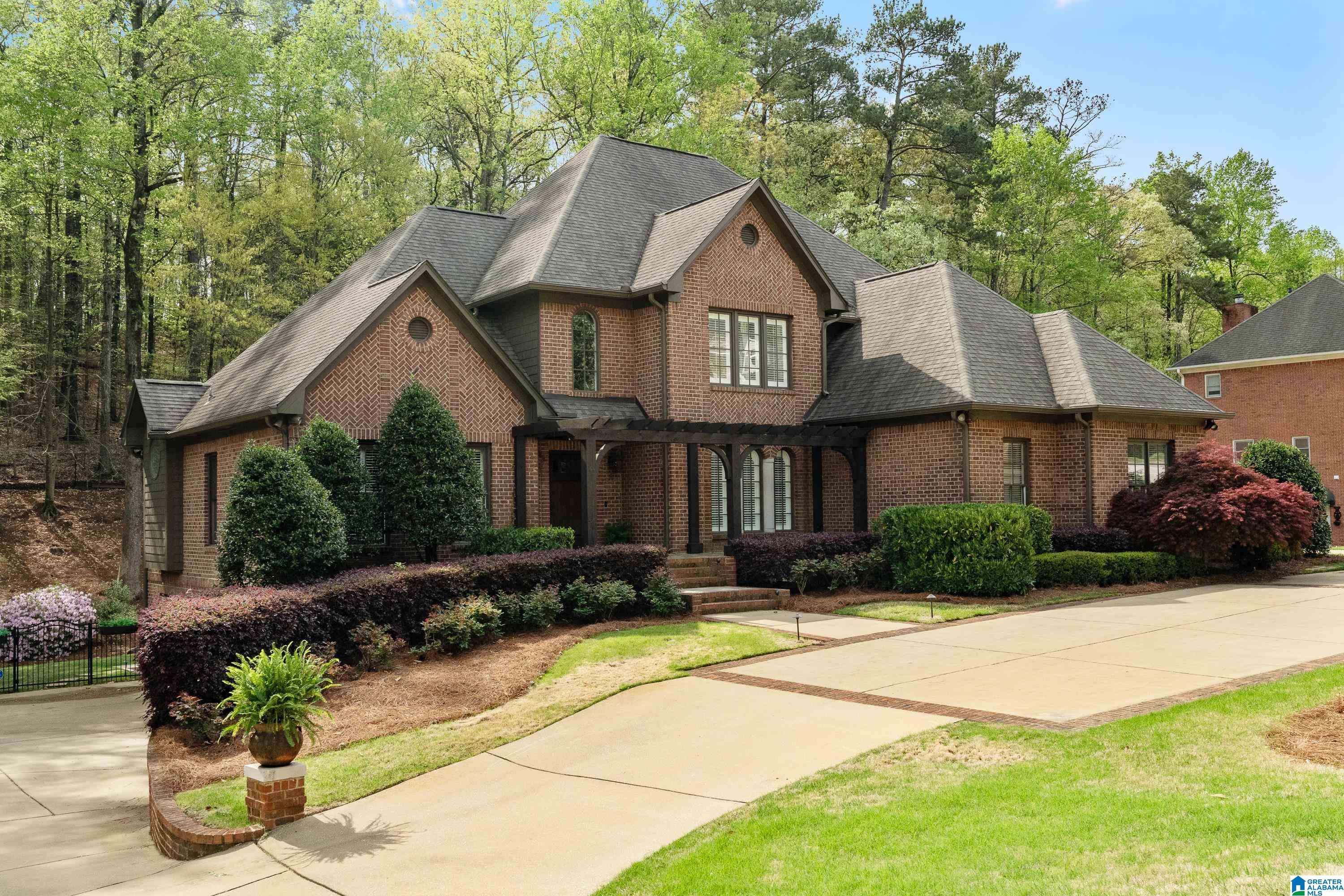 Vestavia Hills, AL 35243,2413 ALTARIDGE CIRCLE