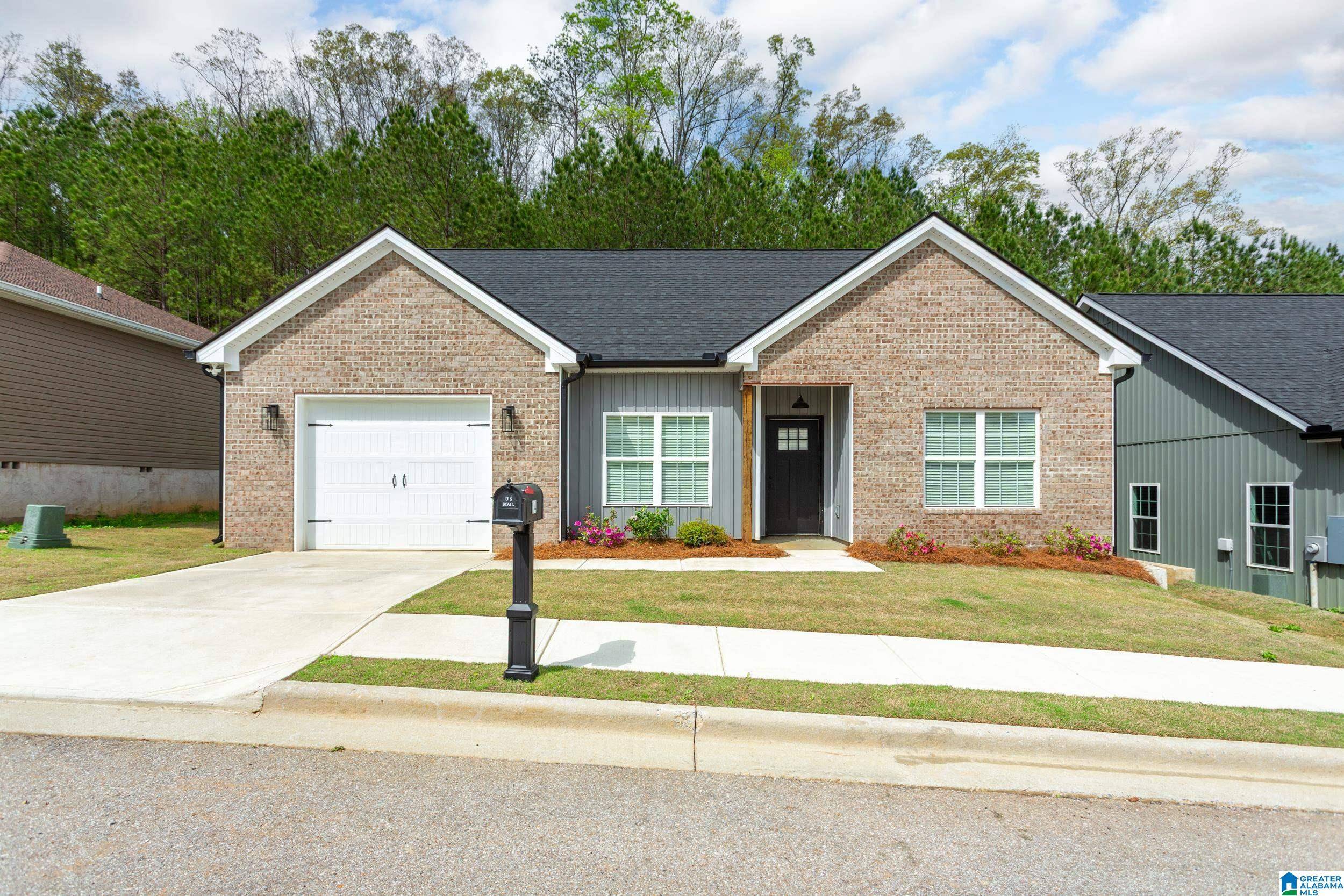 Oxford, AL 36203,134 LINDY LANE
