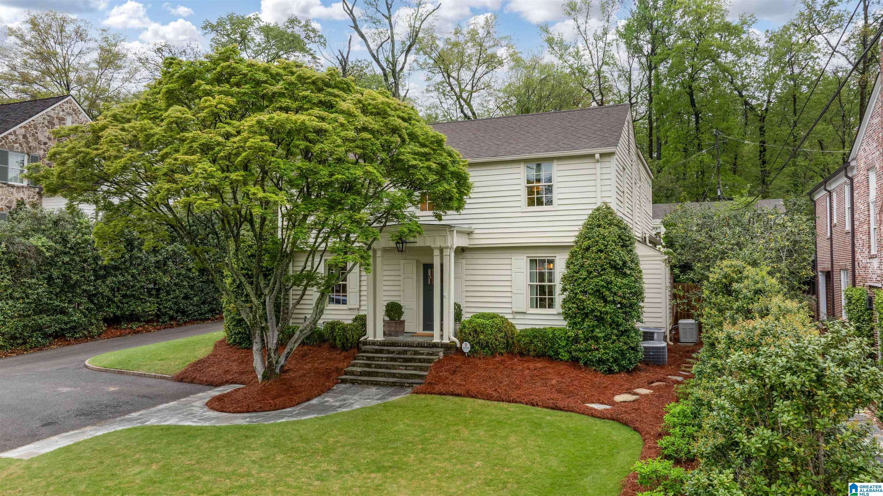Mountain Brook, AL 35213,8 CLARENDON ROAD