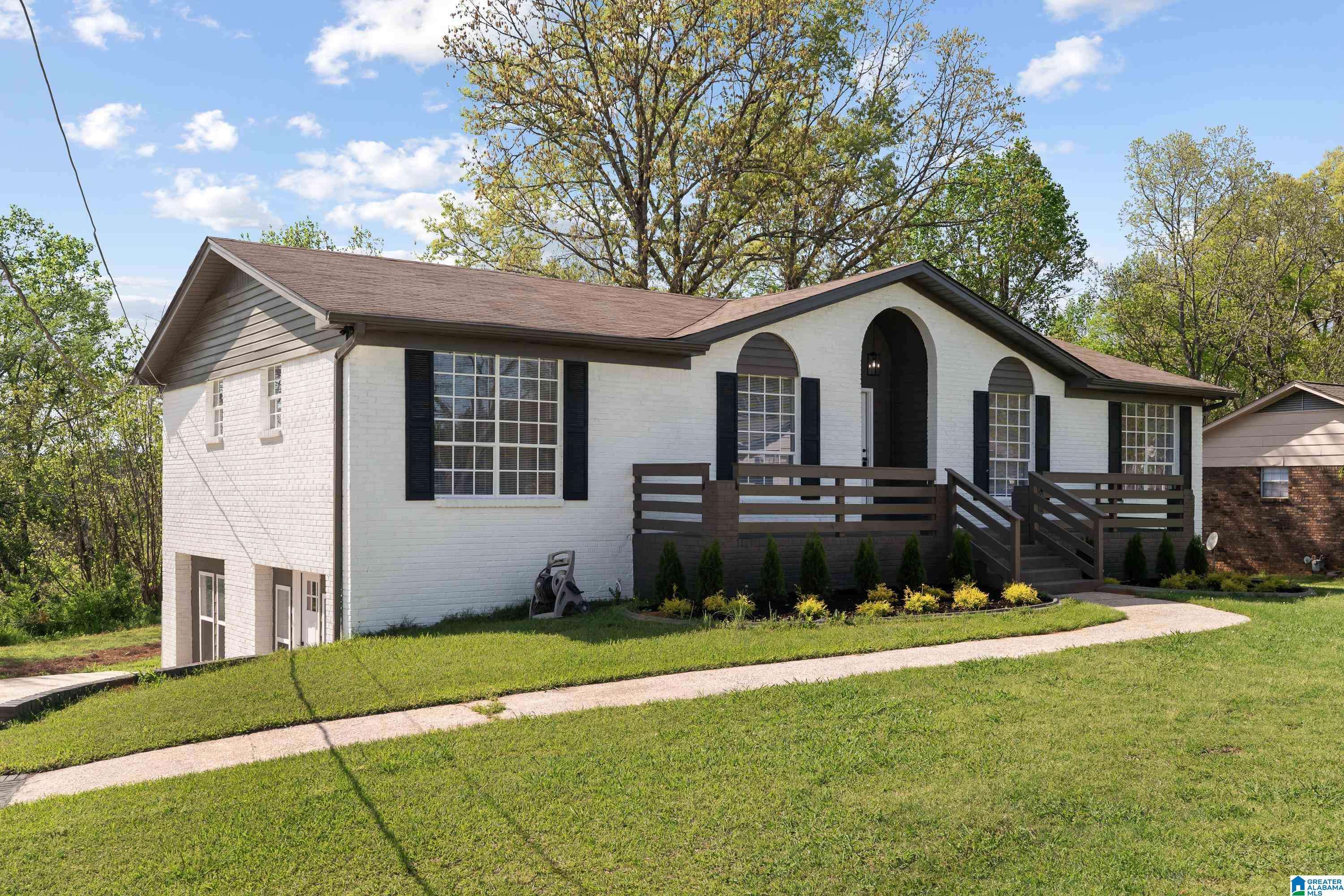 Warrior, AL 35180,711 HILLTOP ROAD