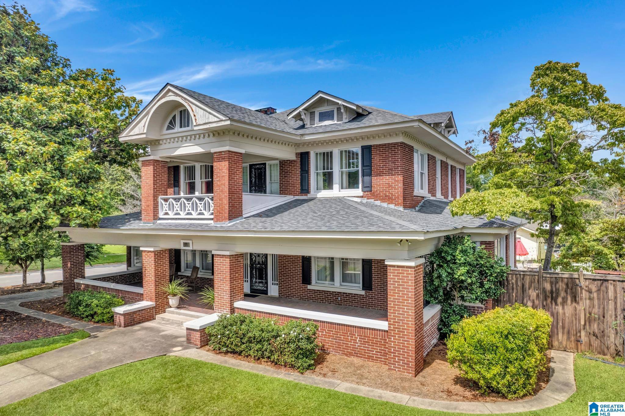 Oneonta, AL 35121,302 3RD STREET N
