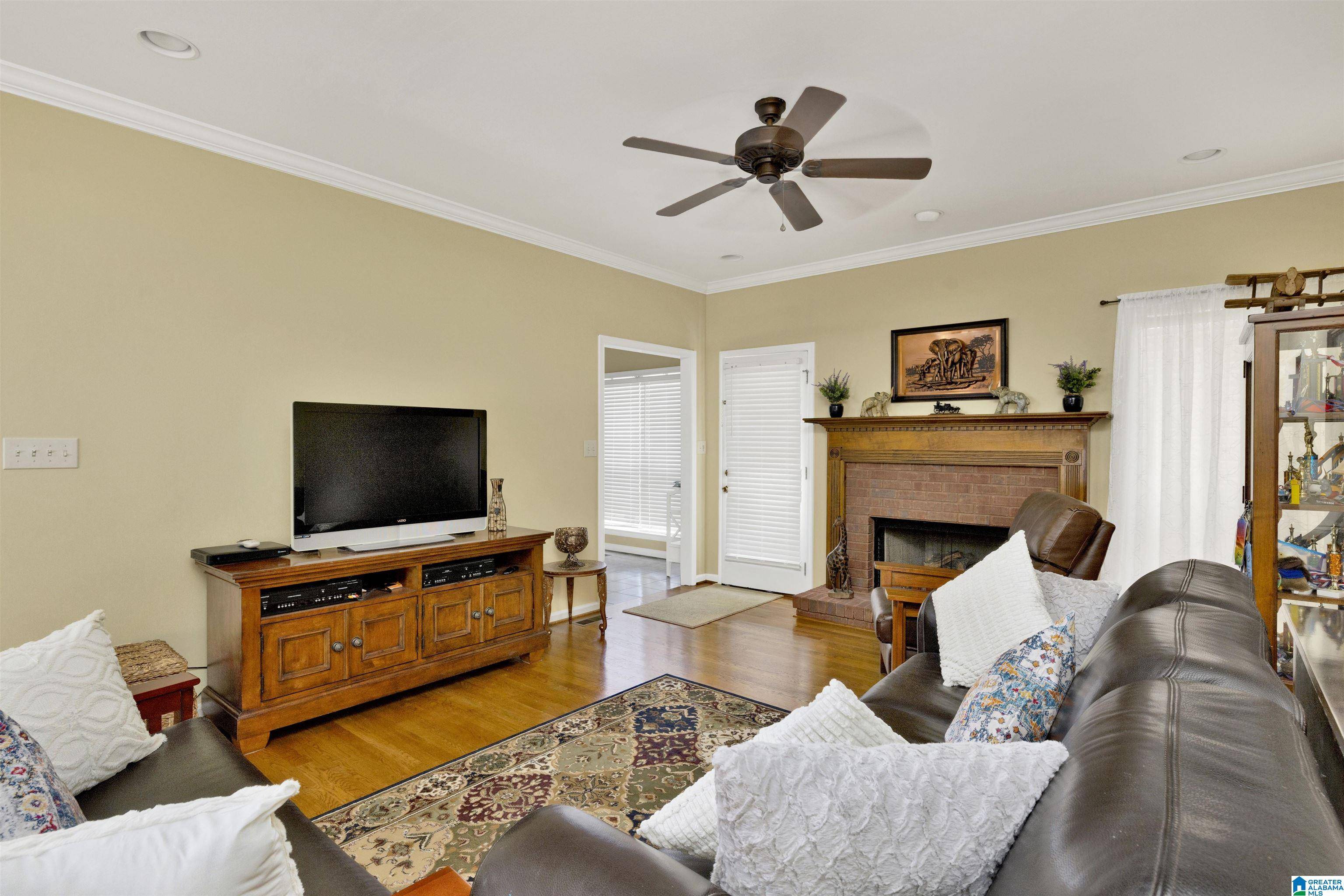 Gardendale, AL 35071,1515 CLOVER AVENUE