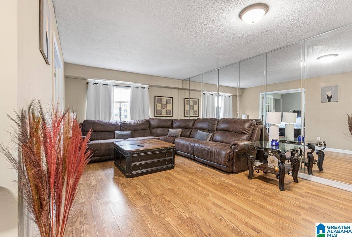 Birmingham, AL 35205,2625 HIGHLAND AVENUE S #402