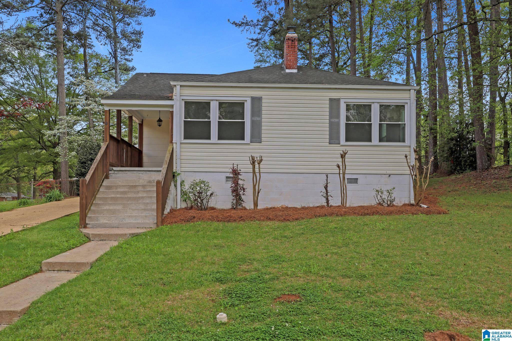 Hueytown, AL 35023,117 WALKER AVENUE