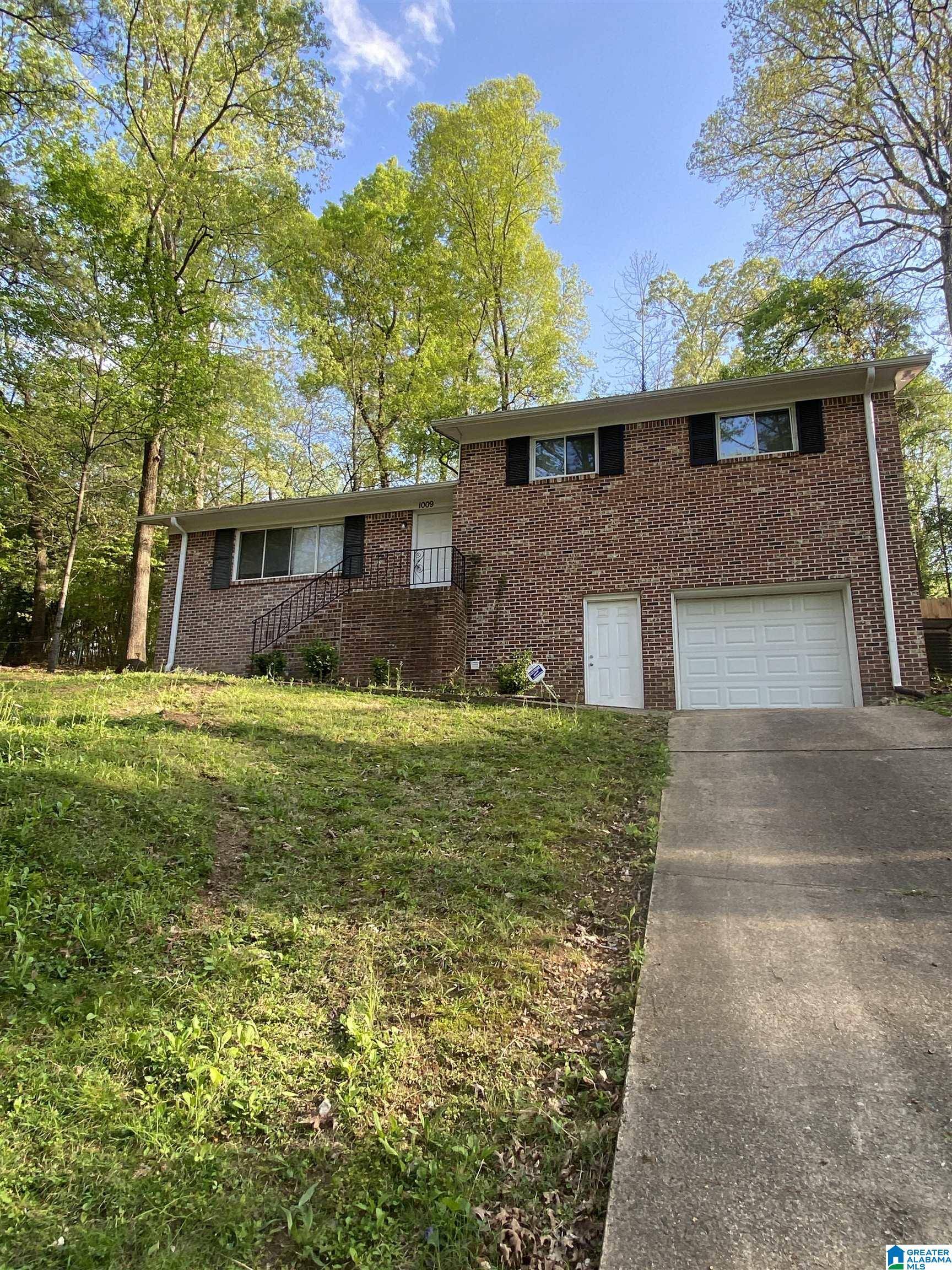 Birmingham, AL 35215,1009 SPRINGVIEW STREET