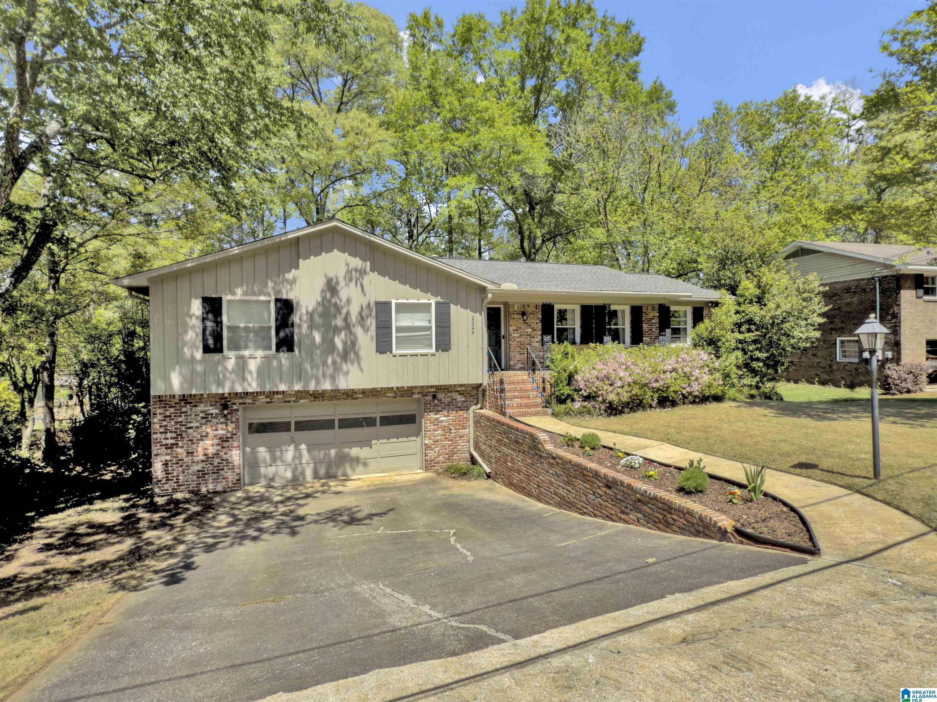 Hoover, AL 35216,2225 MYRTLEWOOD DRIVE