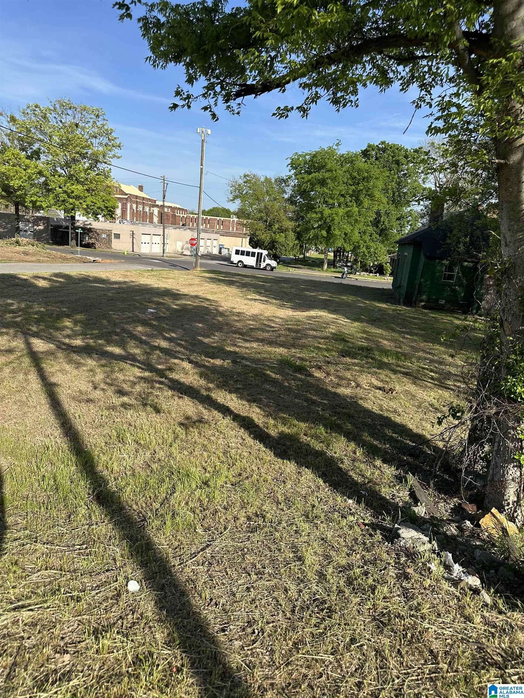Birmingham, AL 35218,2400 AVENUE D #000